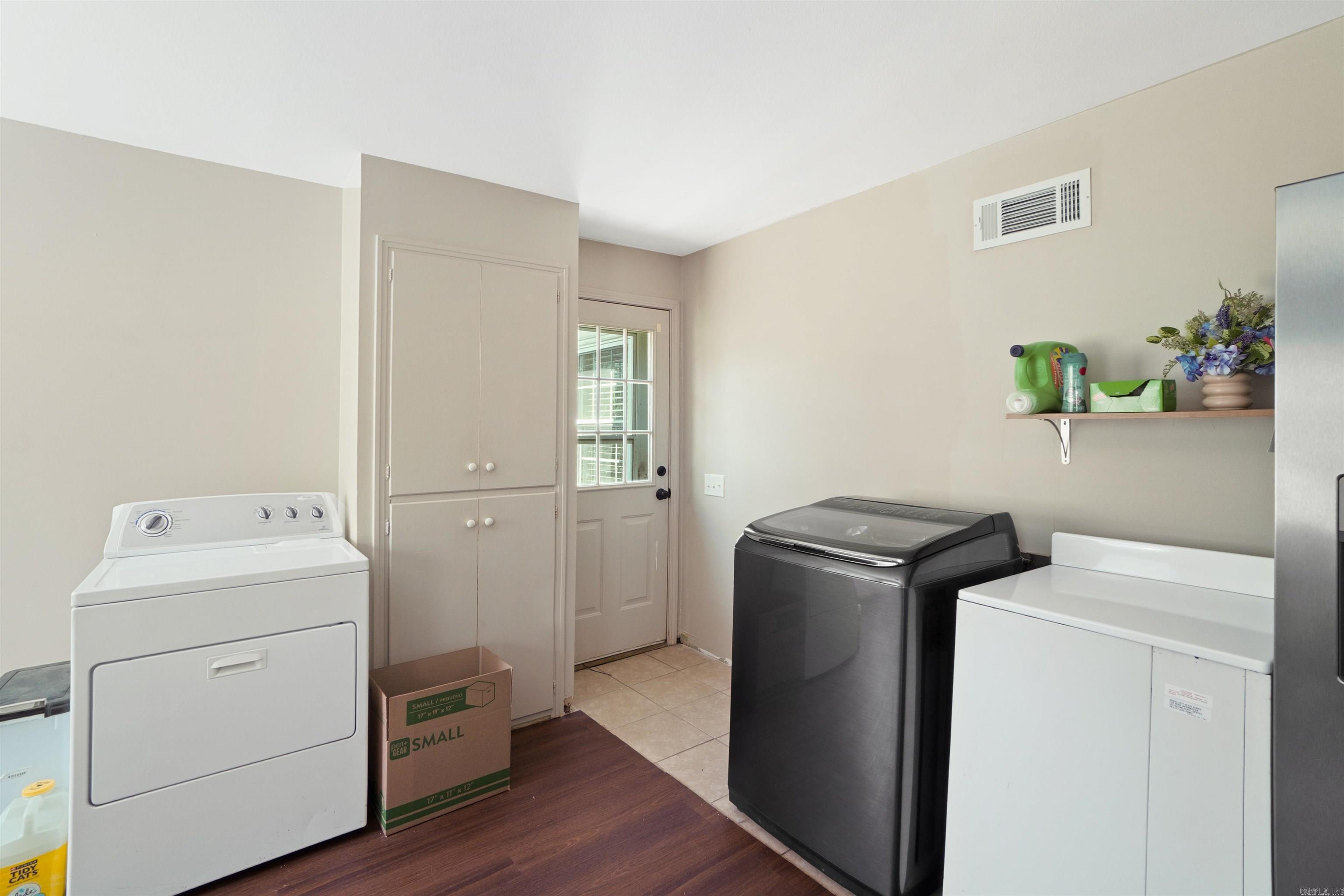 176 W James Road Clinton, AR 72031