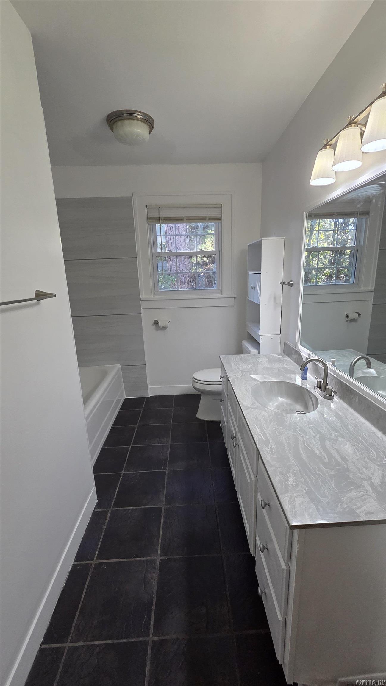 20 Forest Glades Cir North Little Rock, AR 72120