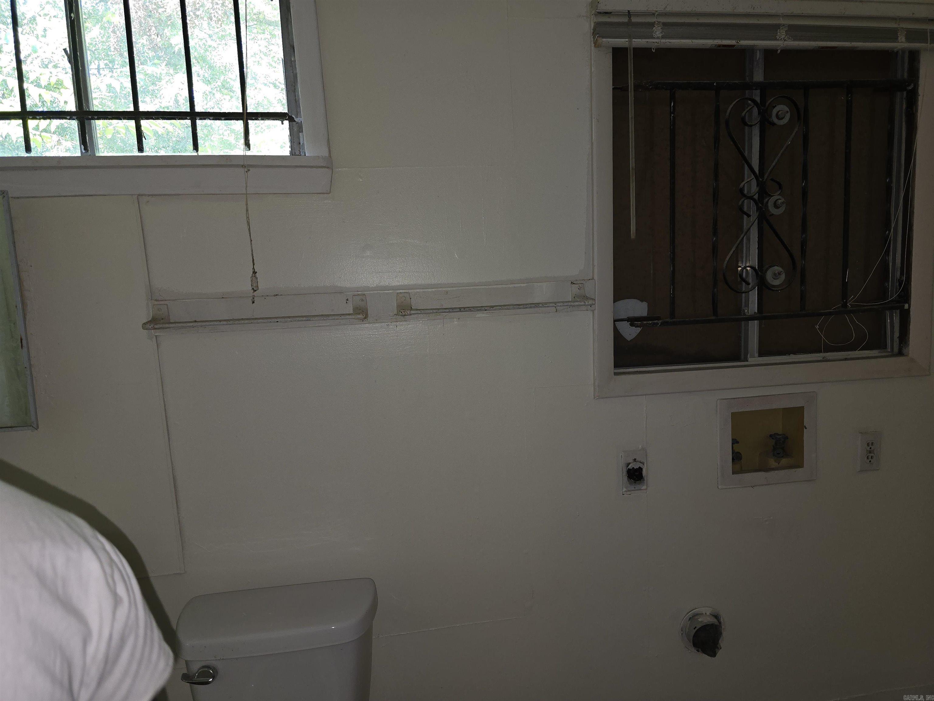 3715 W 12th  Little Rock, AR