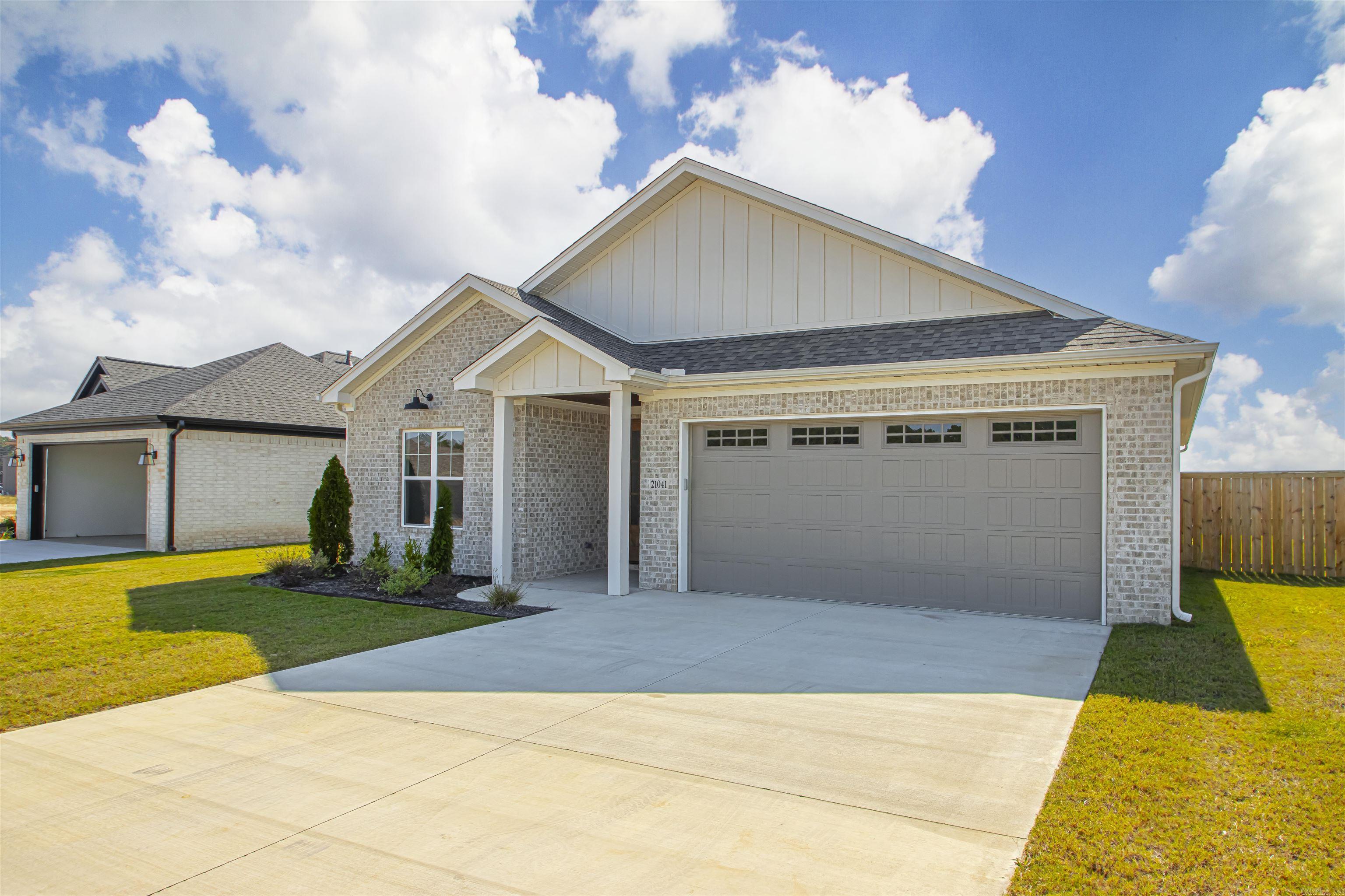 21041 Kinsley  Hensley, AR