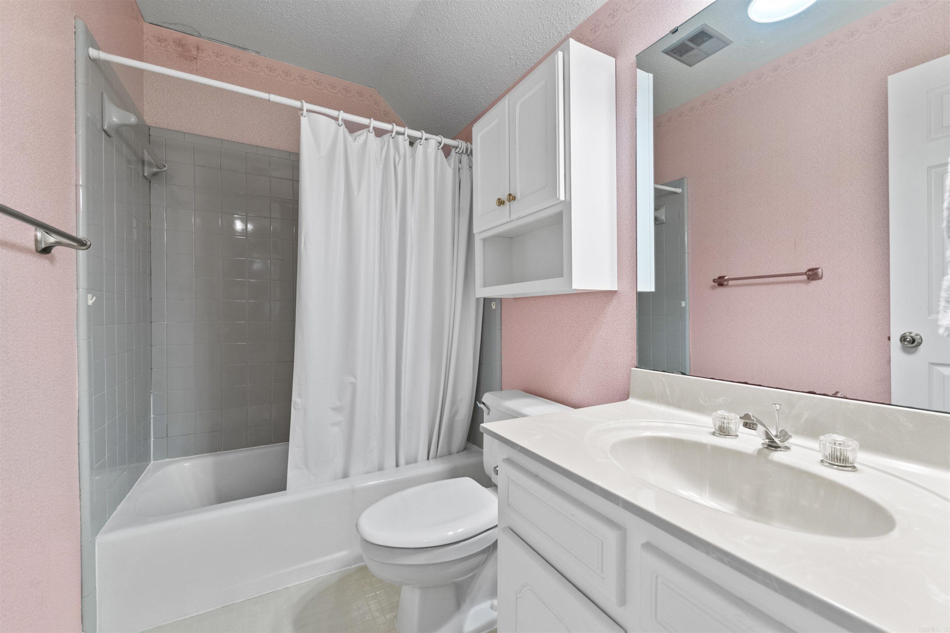 2100 Covington Drive North Little Rock, AR 72116