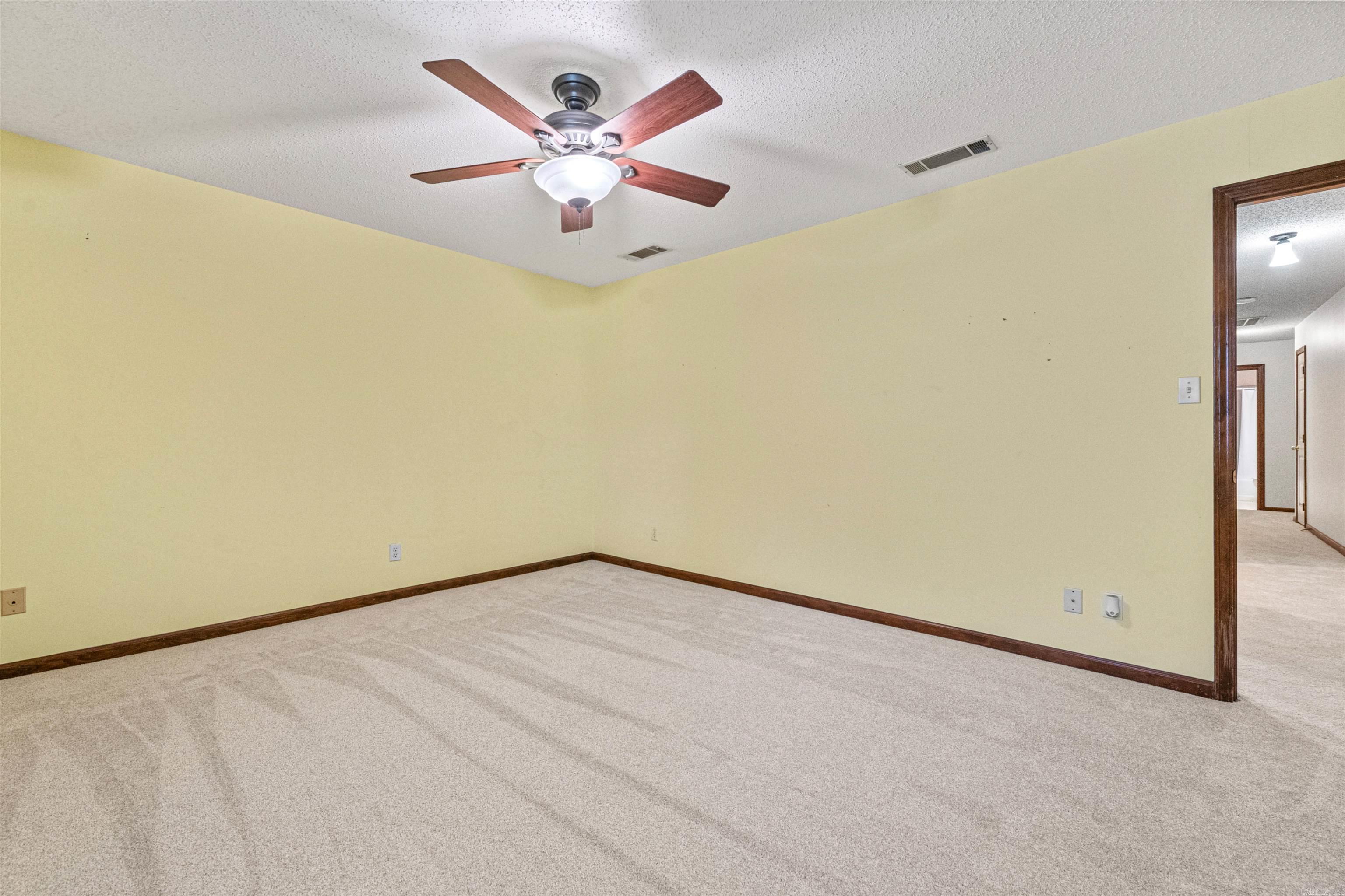 2100 Covington Drive North Little Rock, AR 72116