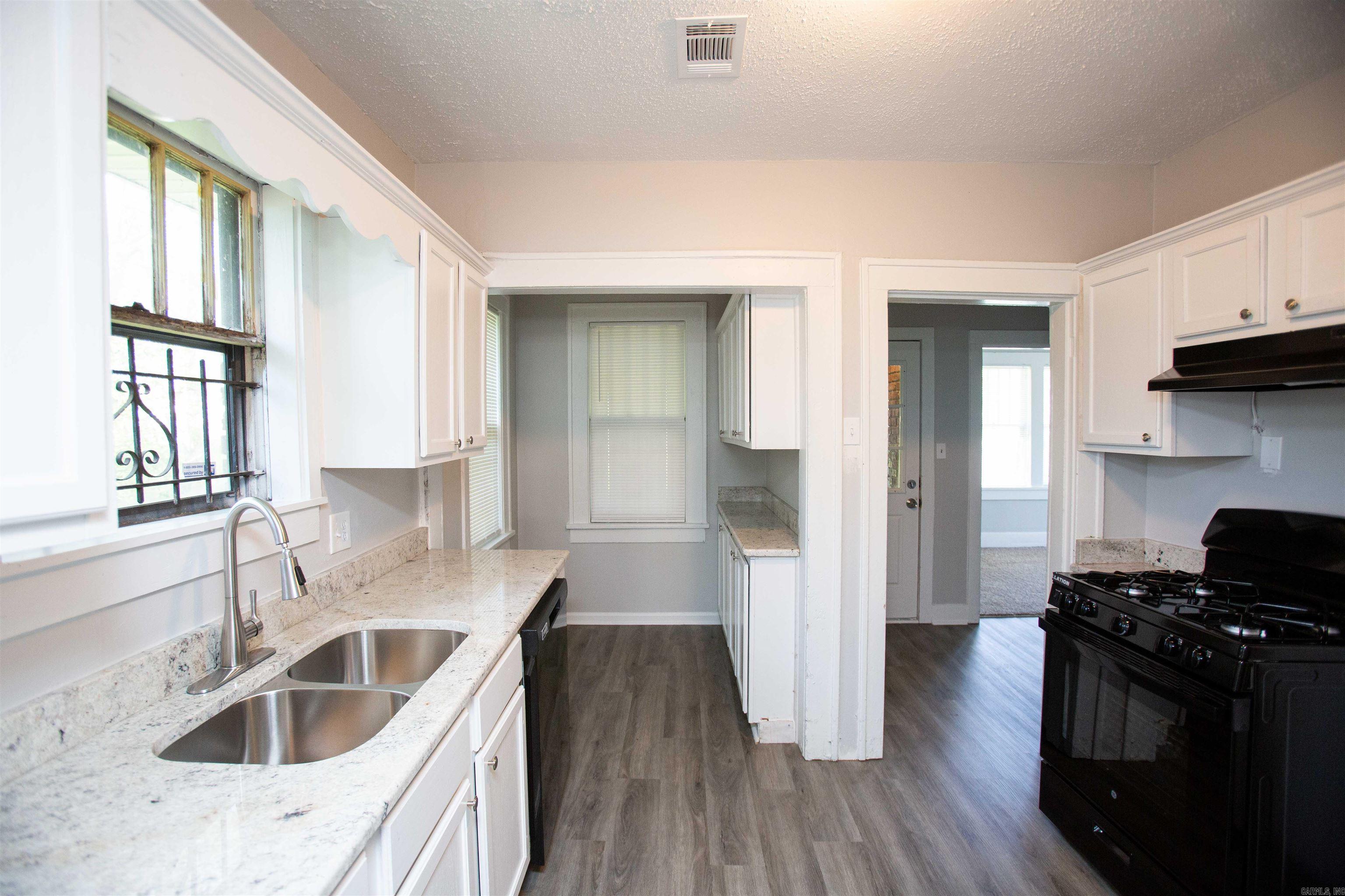 2123 Bragg  Little Rock, AR