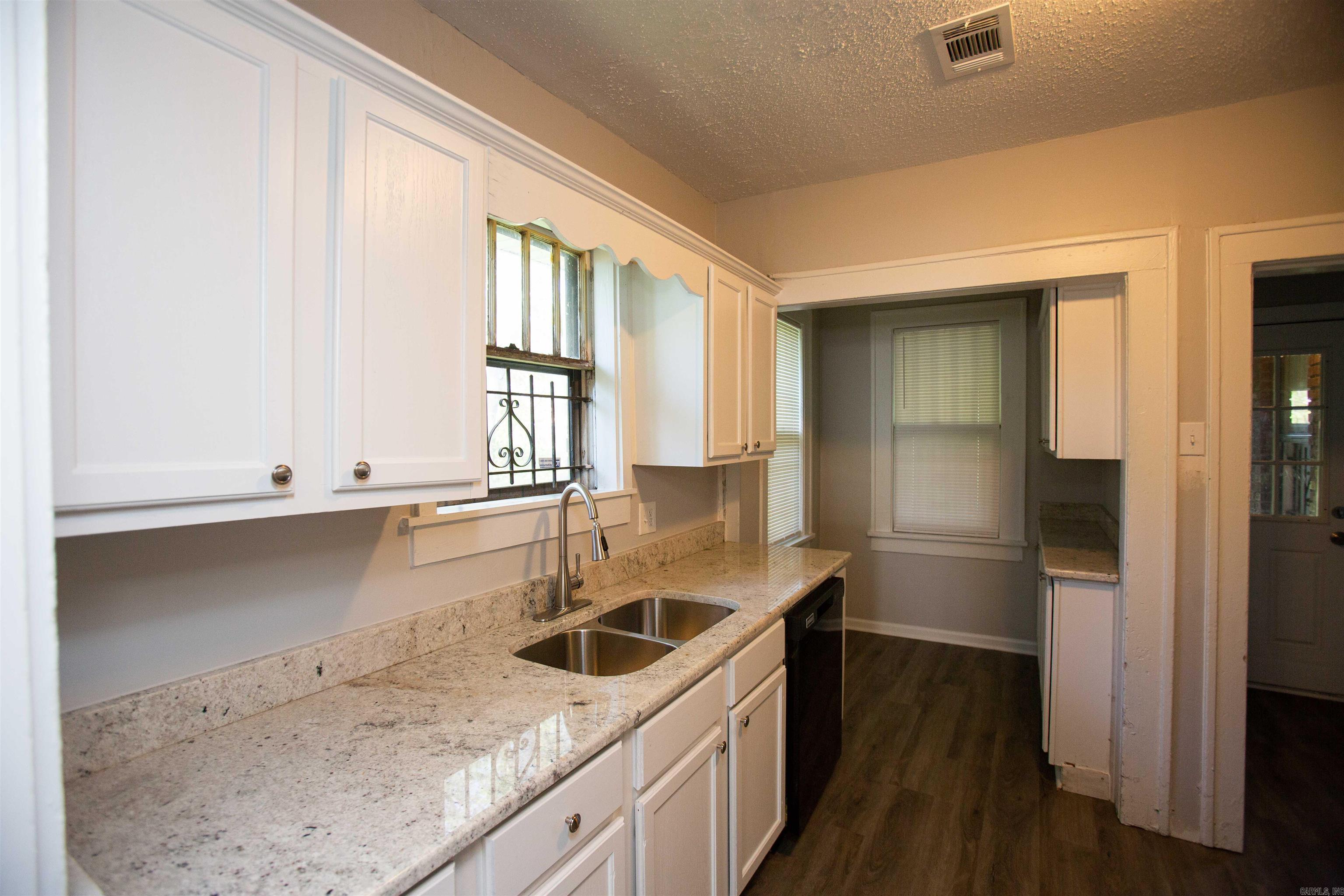 2123 Bragg  Little Rock, AR