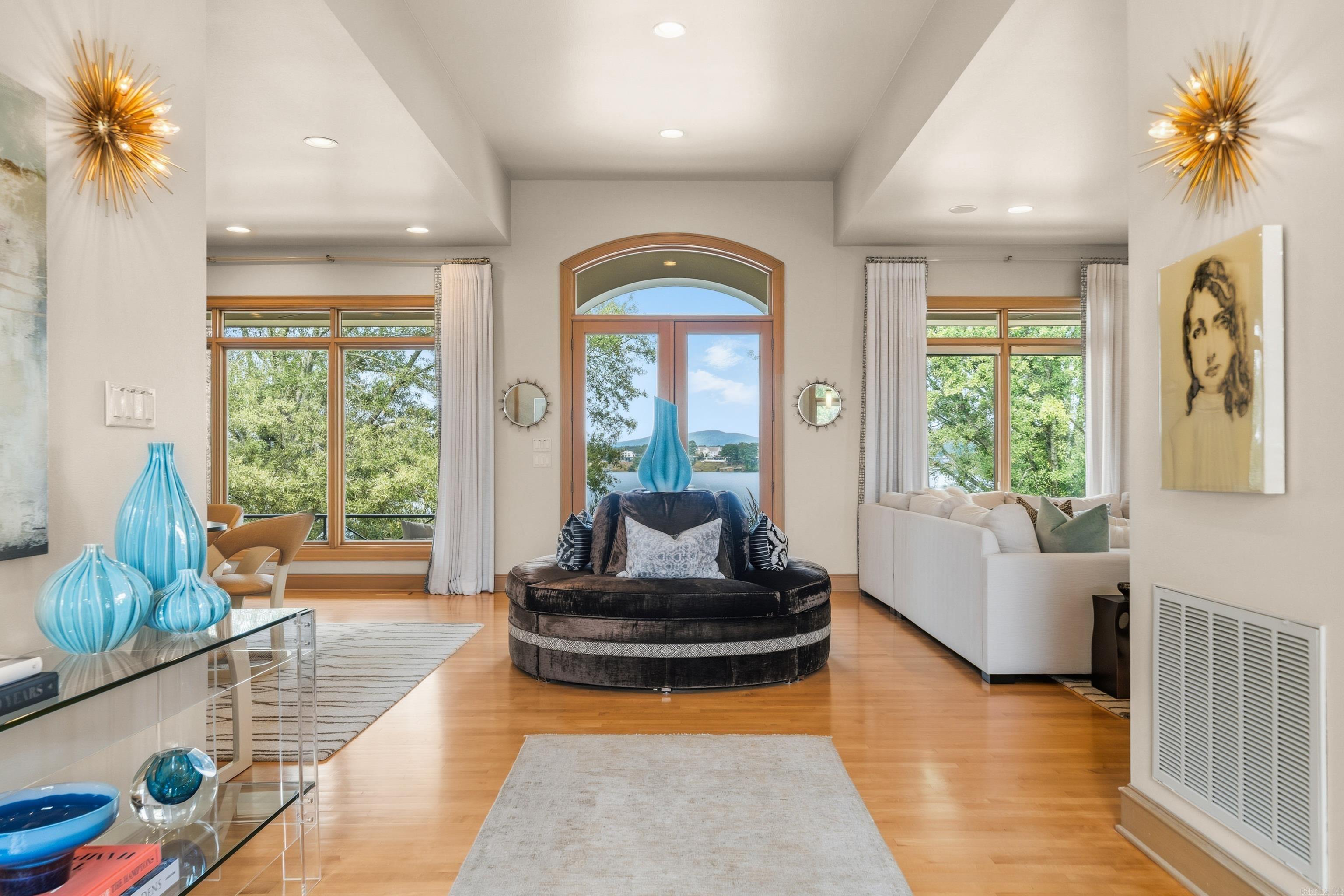 165 Long Island Bay Hot Springs, AR 71913