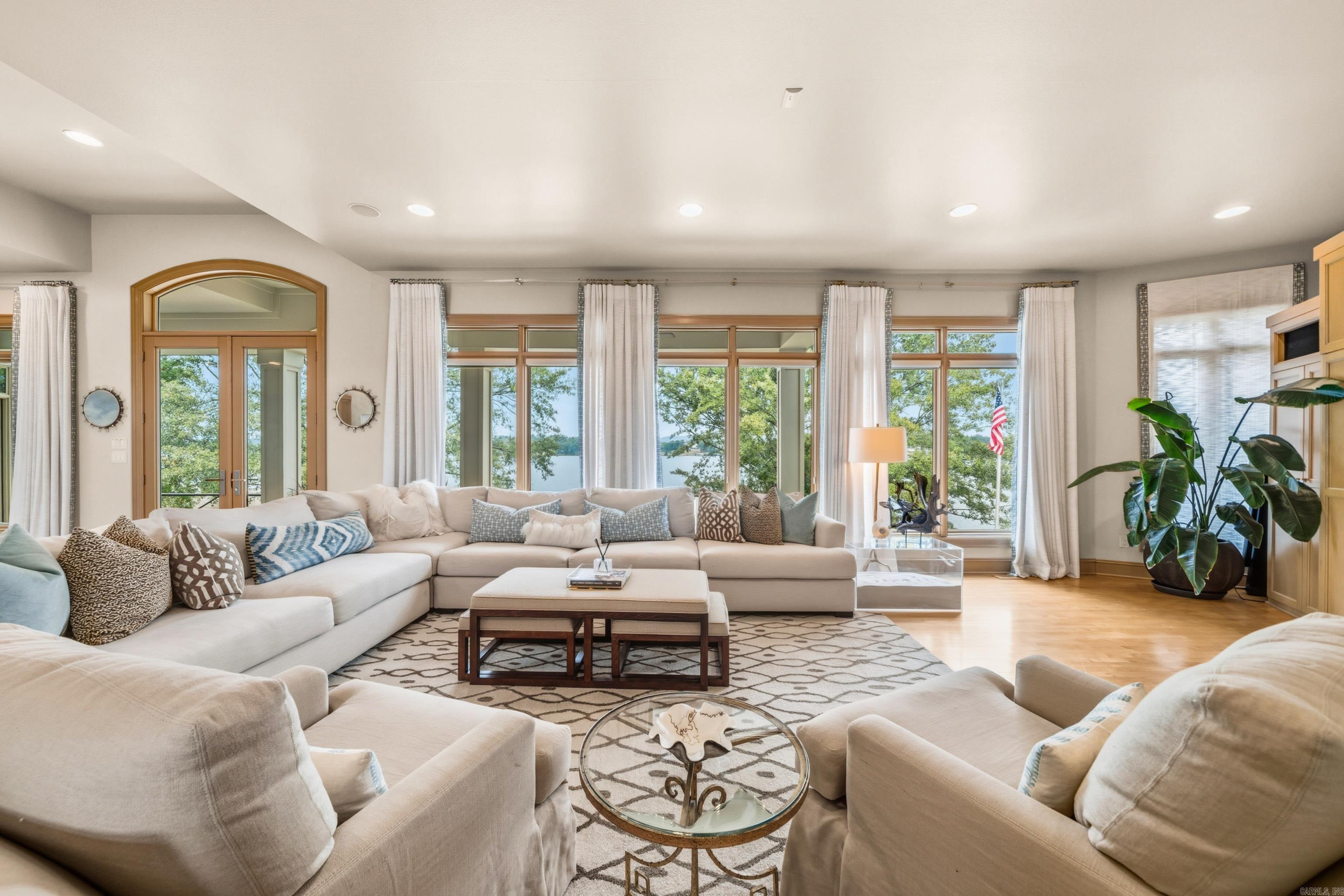 165 Long Island Bay Hot Springs, AR 71913