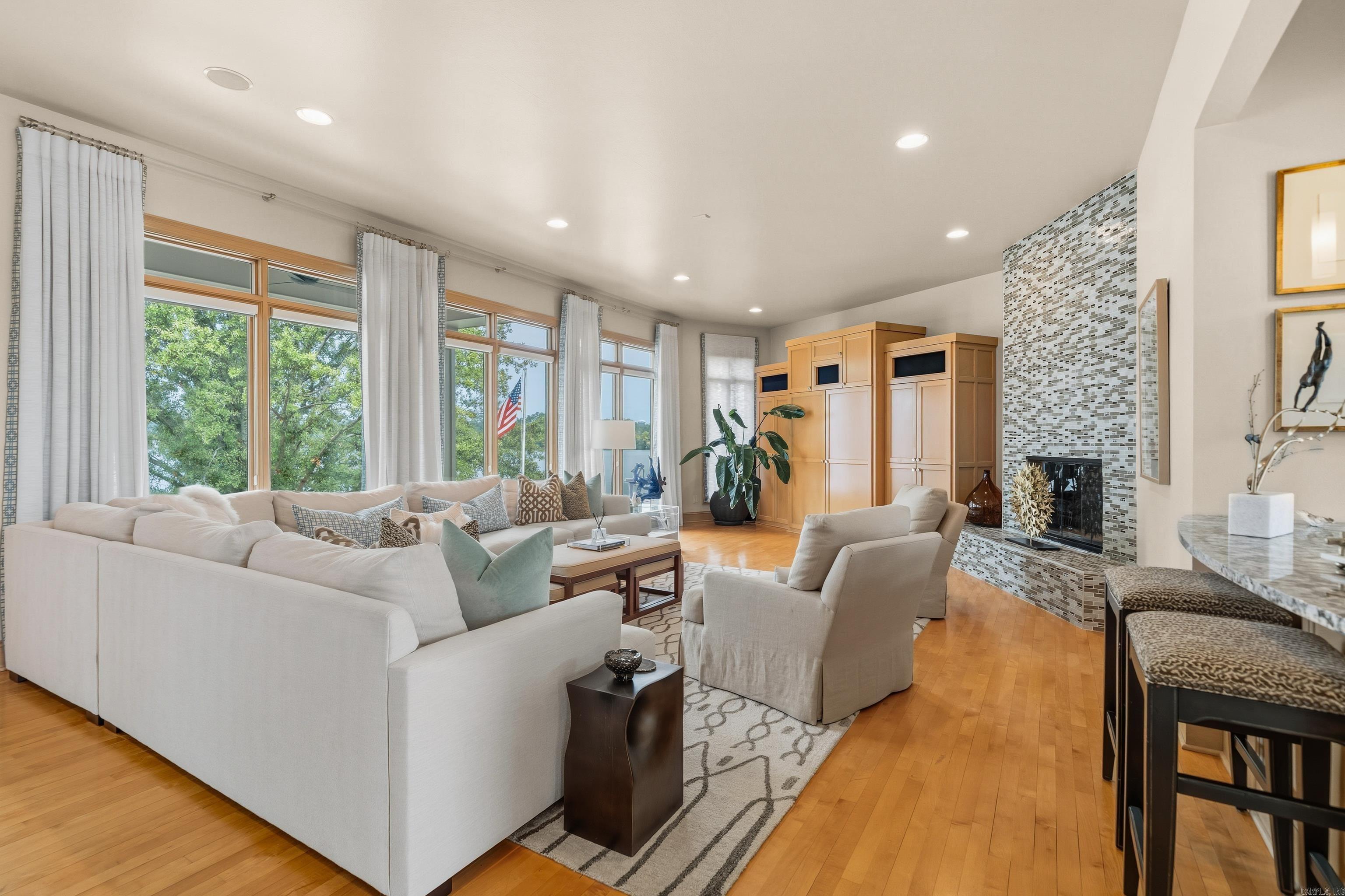 165 Long Island Bay Hot Springs, AR 71913