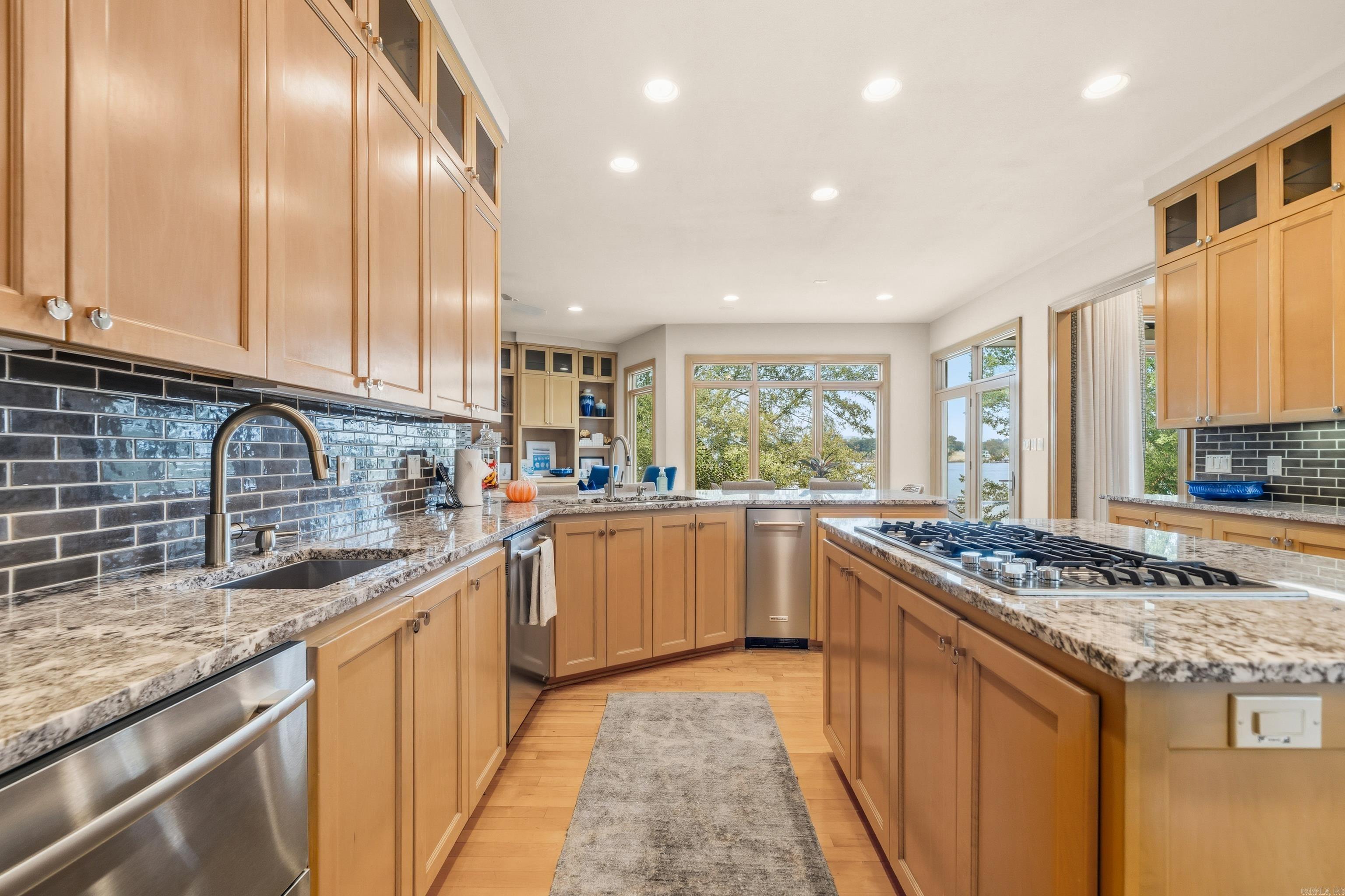 165 Long Island Bay Hot Springs, AR 71913