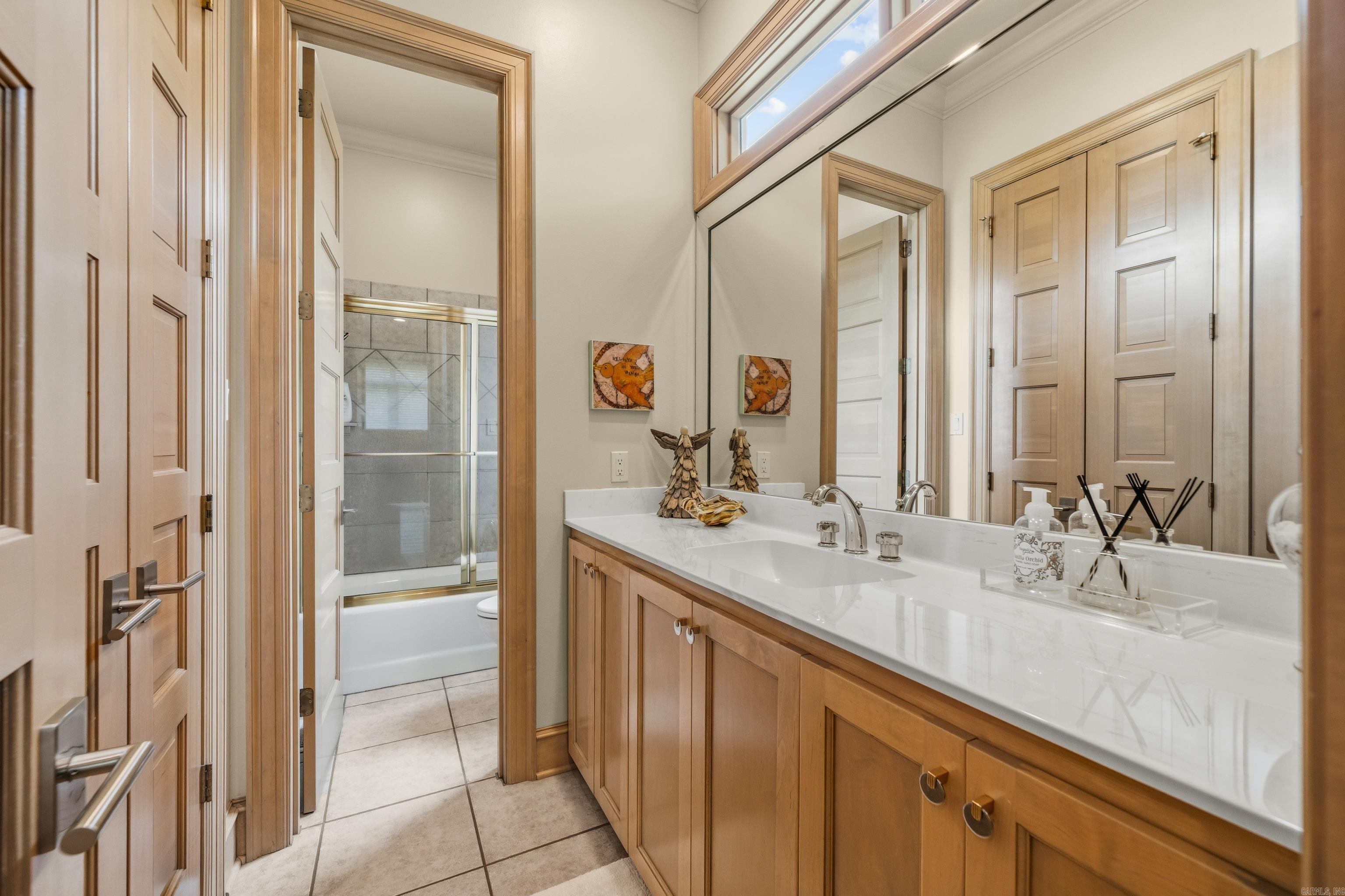 165 Long Island Bay Hot Springs, AR 71913