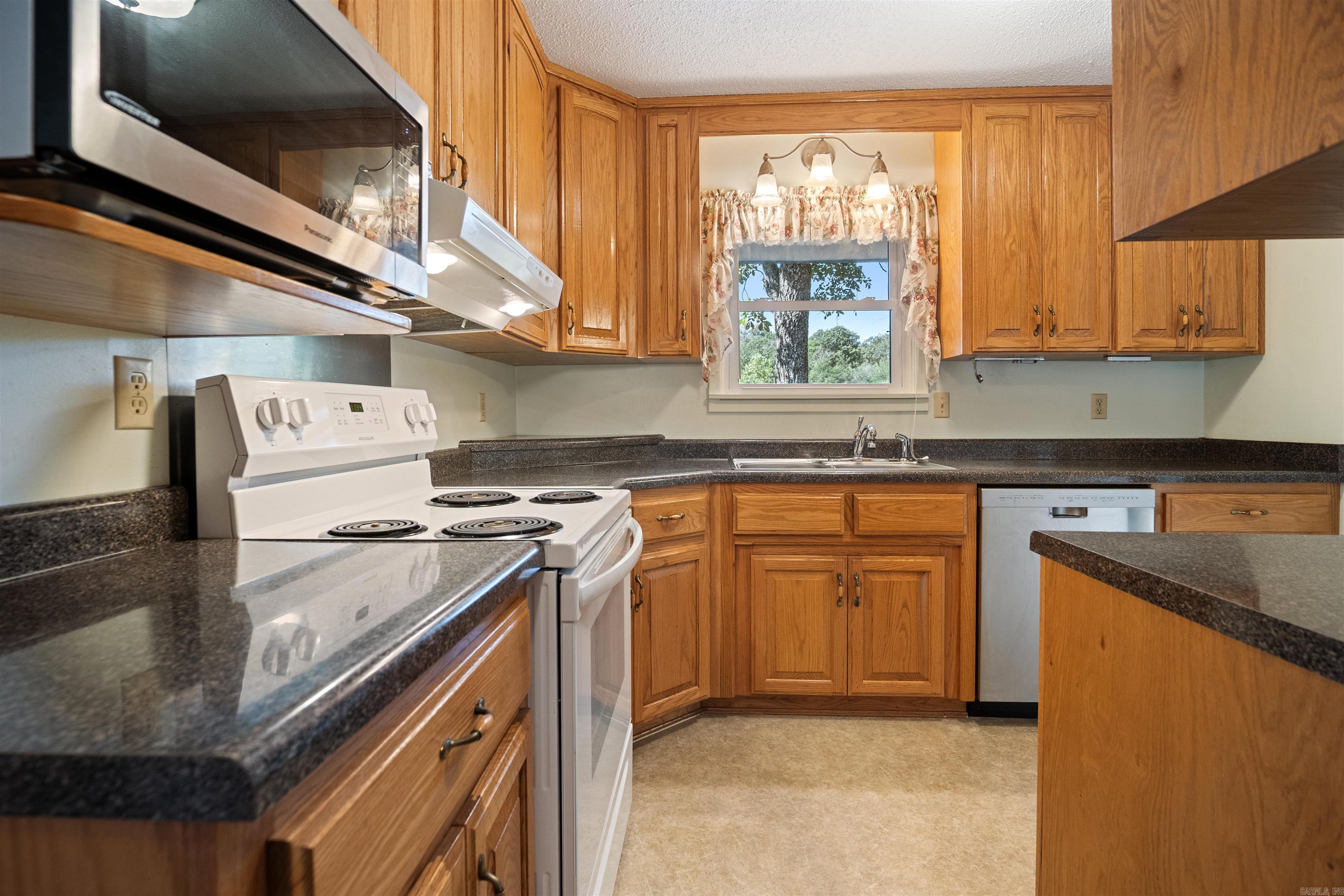 11 Awi  Cherokee Village, AR