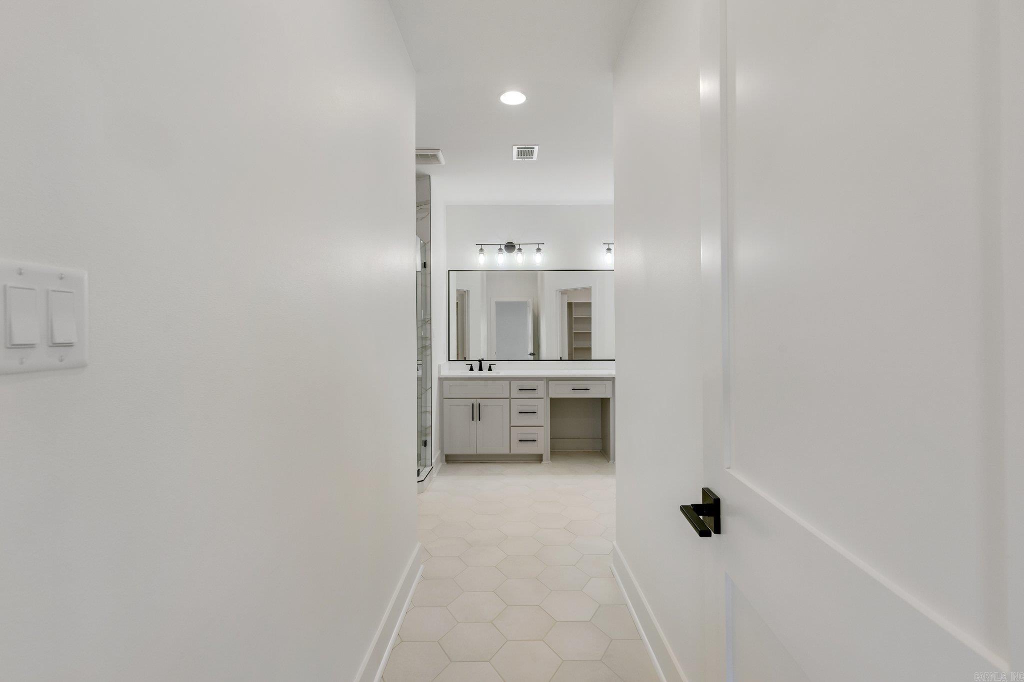 1165 Duke Drive Bauxite, AR 72011