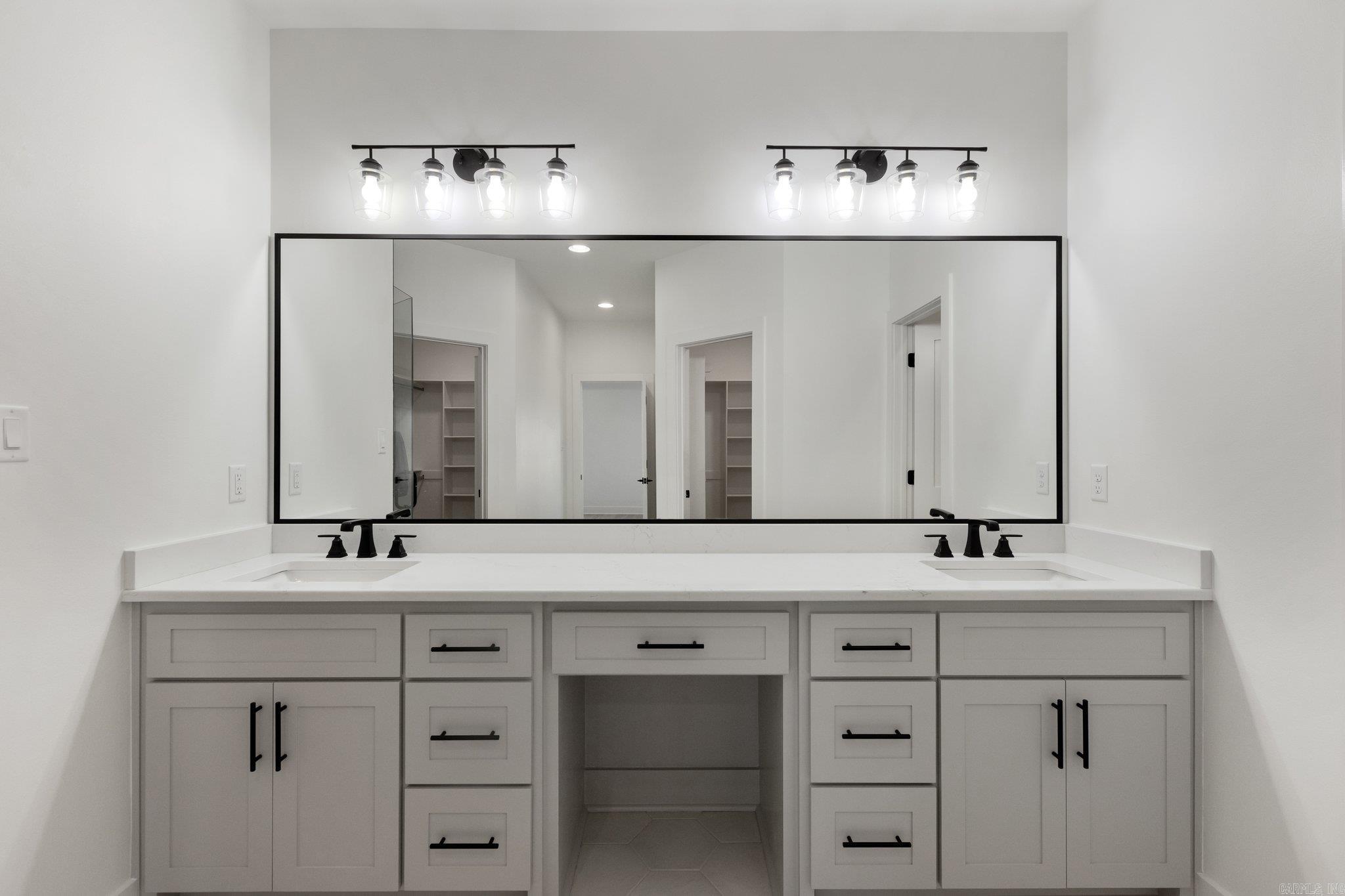 1165 Duke Drive Bauxite, AR 72011