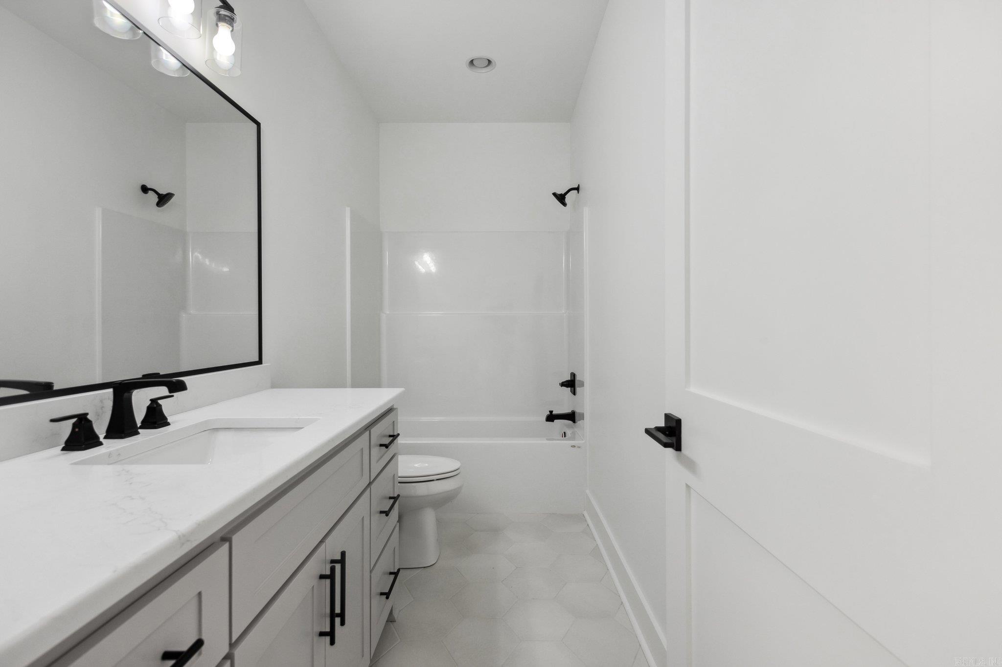 1165 Duke Drive Bauxite, AR 72011