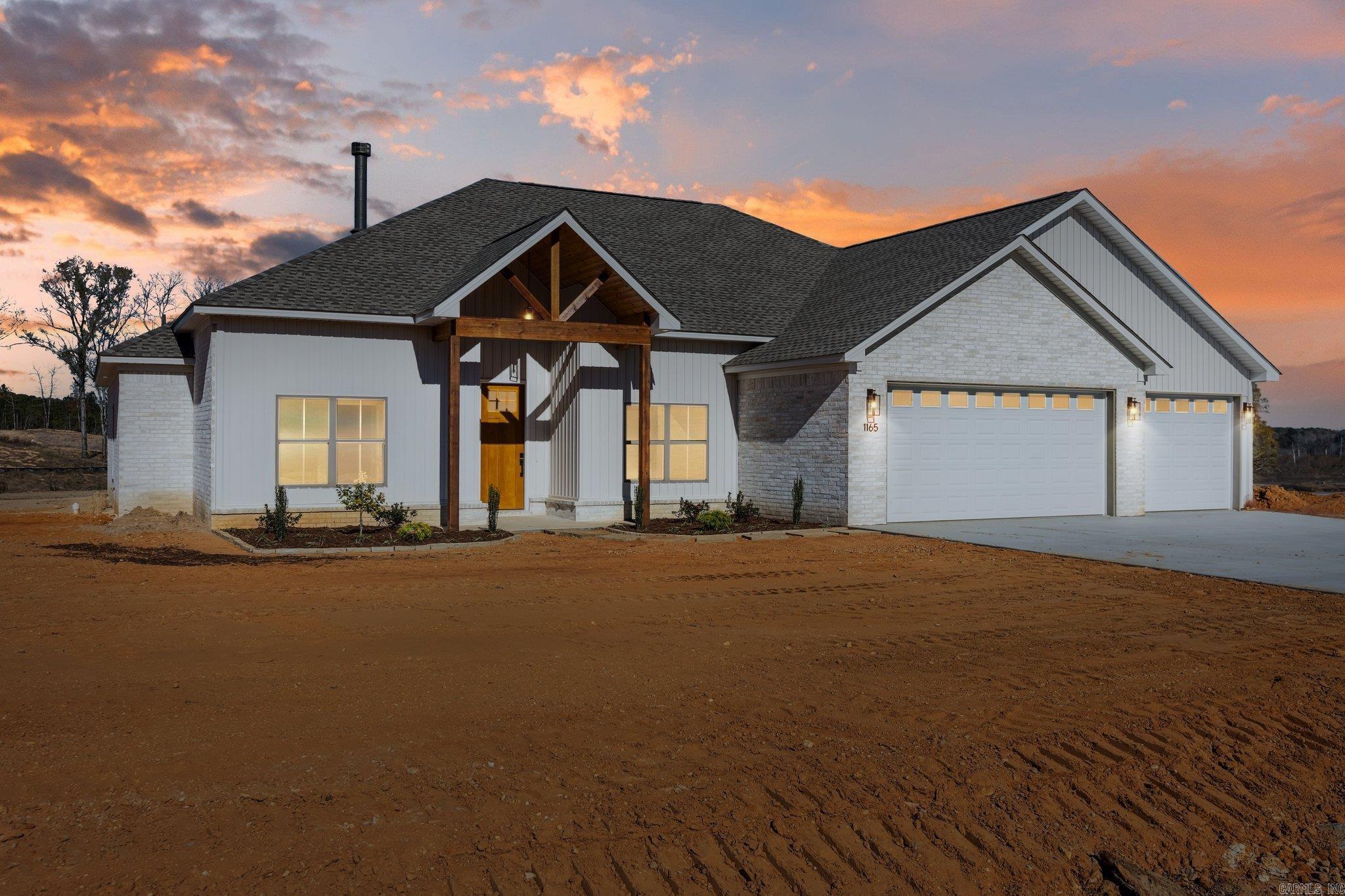 1165 Duke Drive Bauxite, AR 72011