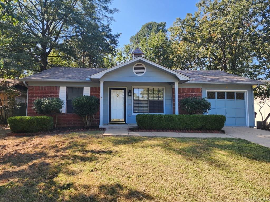 9 Smoking Oaks Drive