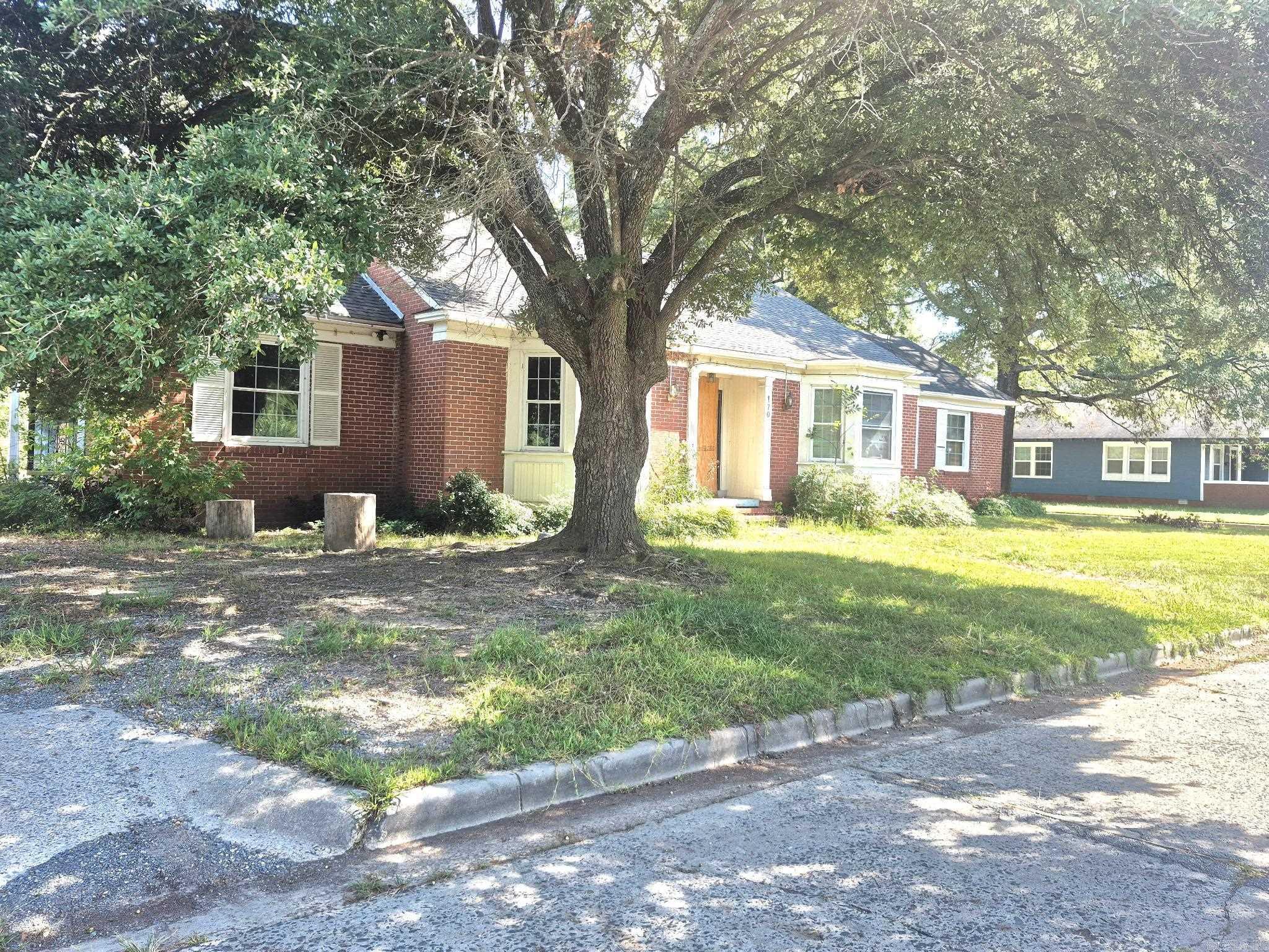 1707 S oak  Pine Bluff, AR