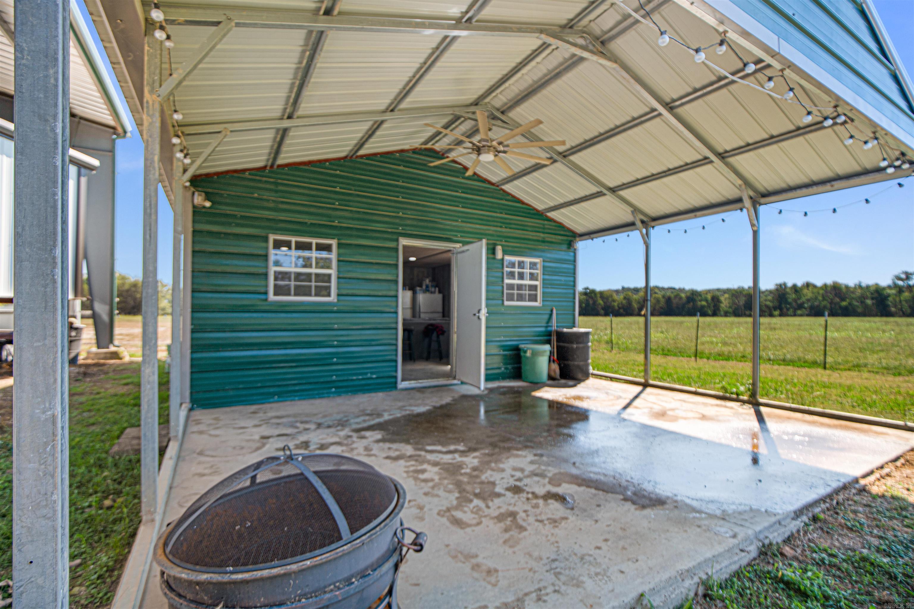 360 AR-27  Story, AR