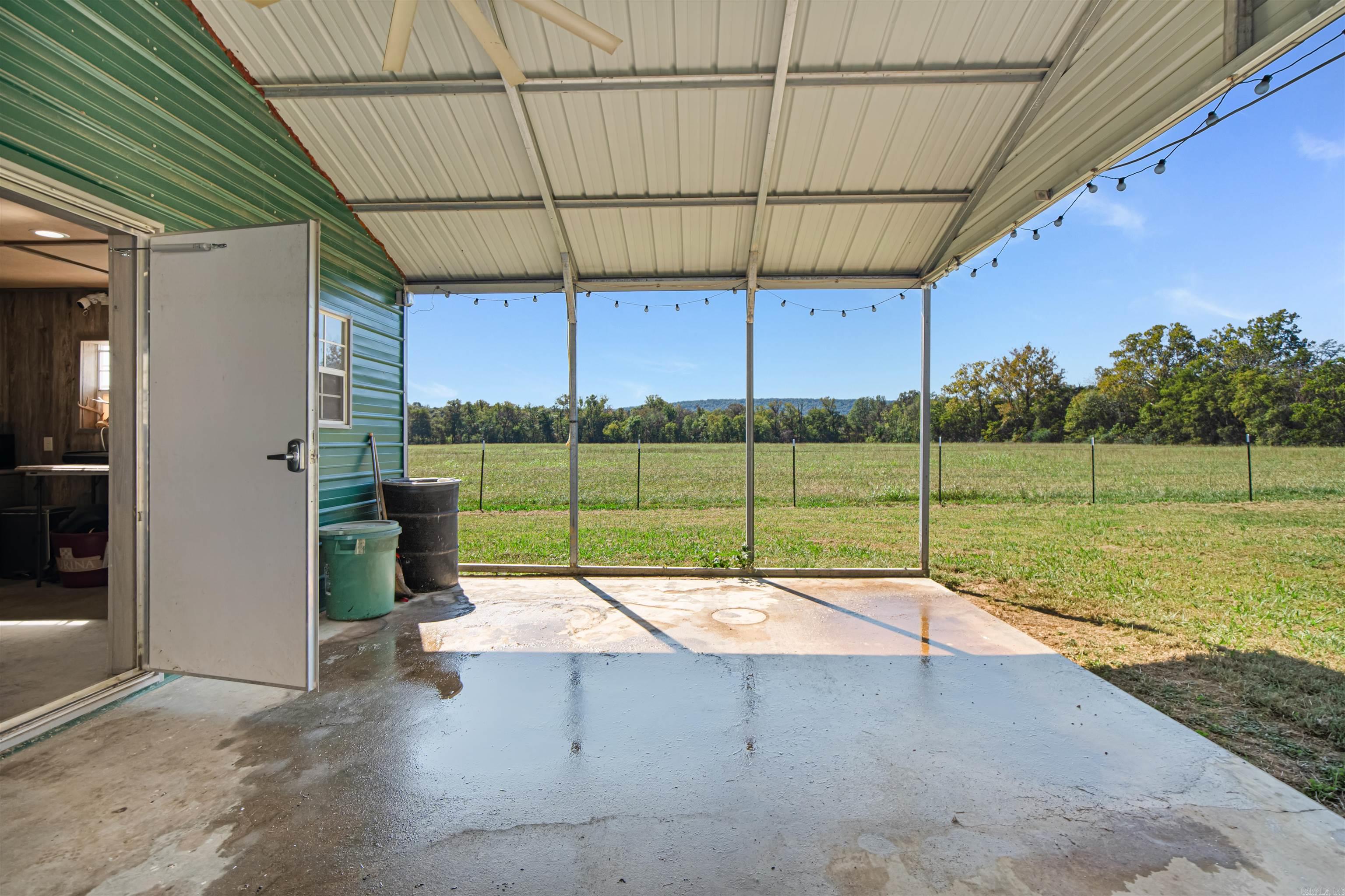 360 AR-27  Story, AR