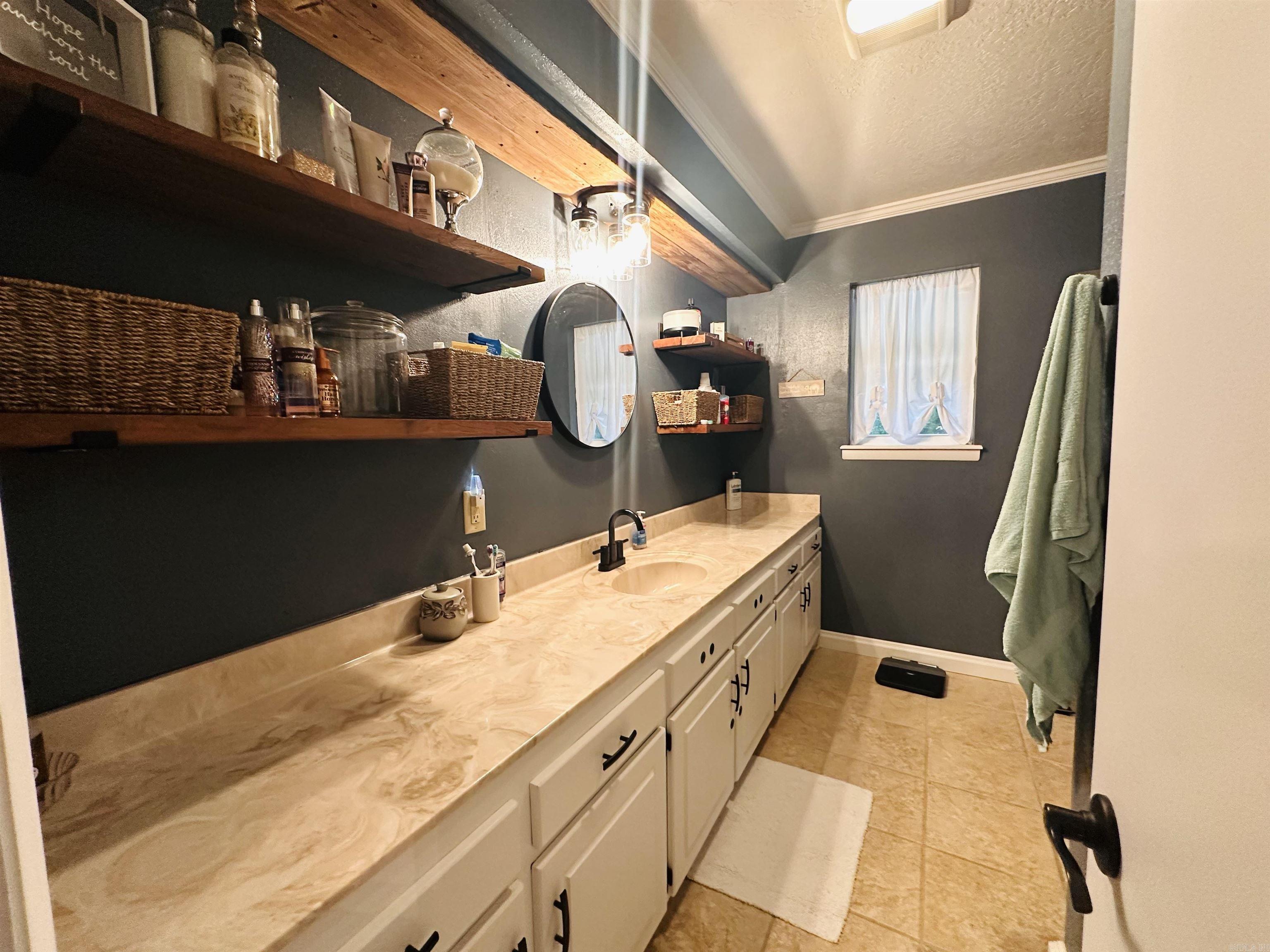 137 N Pine  Mount Ida, AR