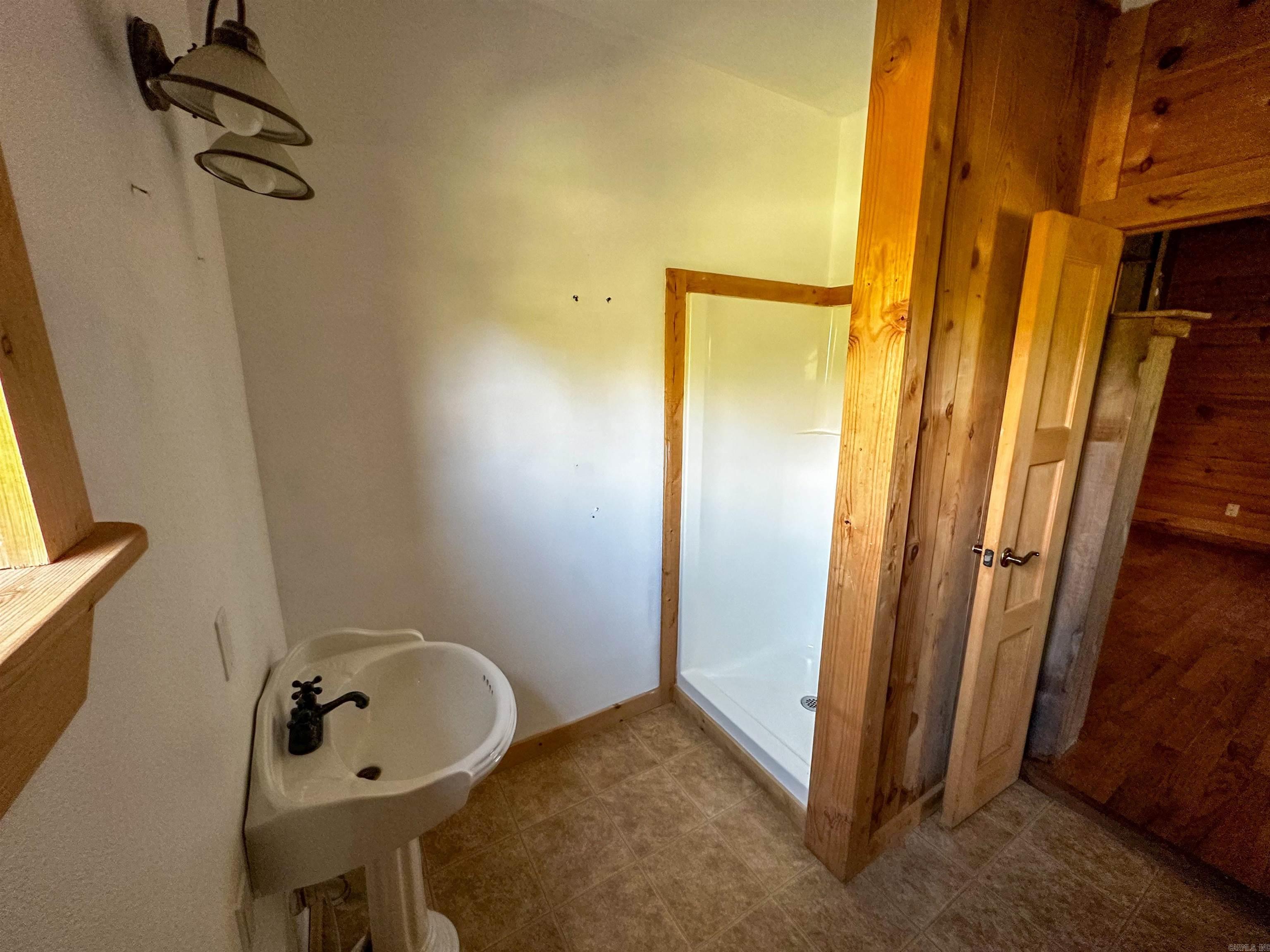 406 Cedar  Mountain View, AR