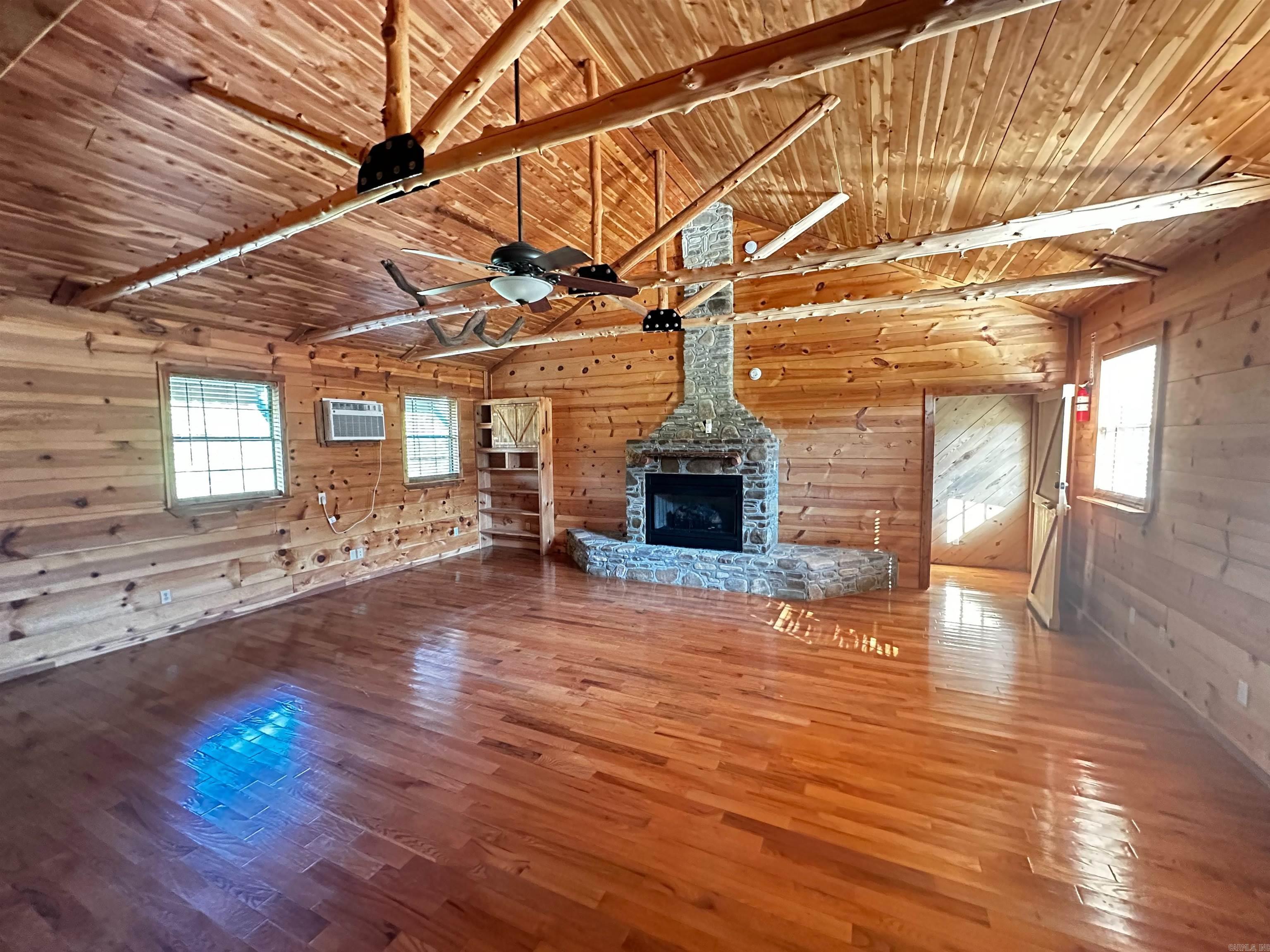 406 Cedar  Mountain View, AR