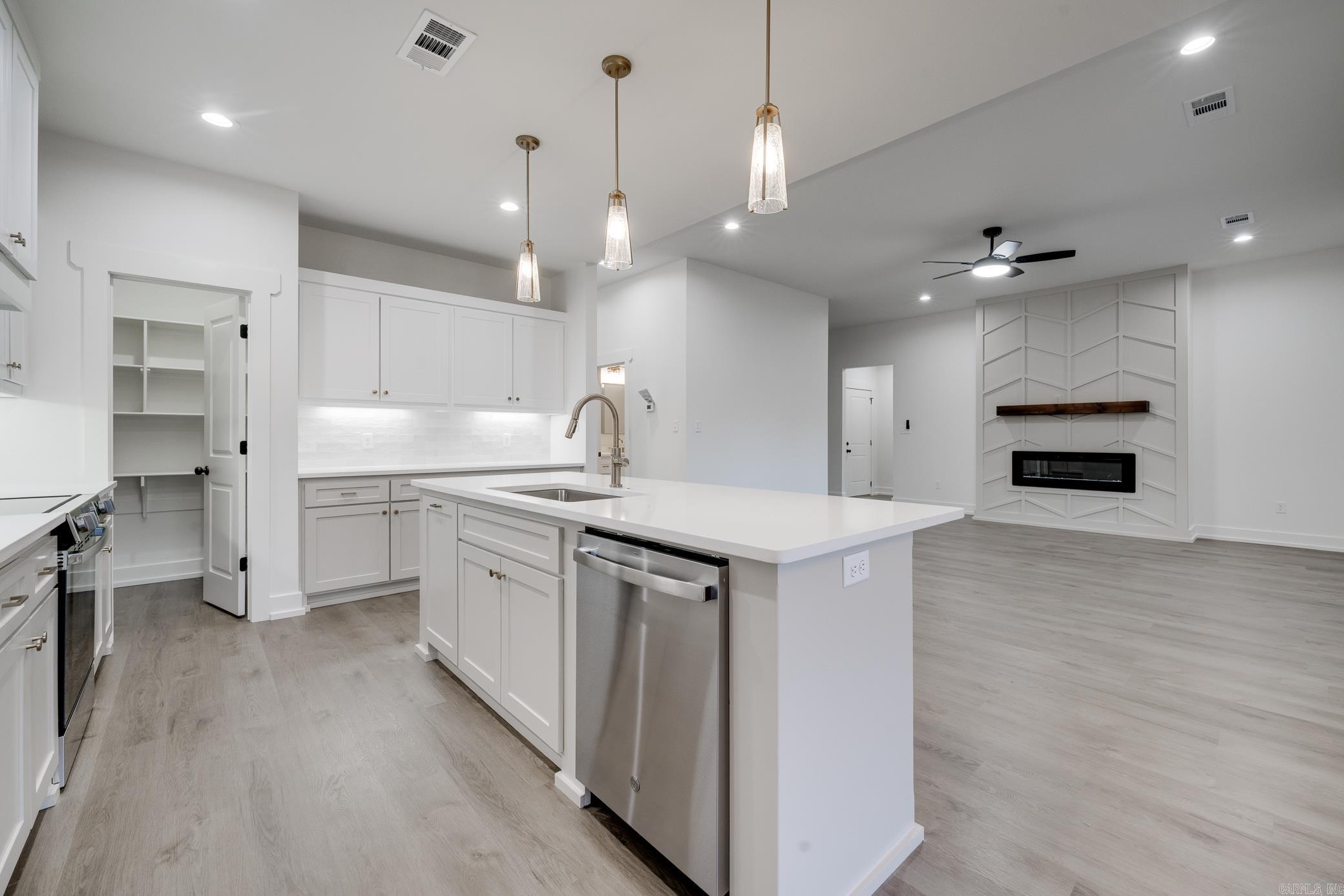 13 Hummingbird  Vilonia, AR