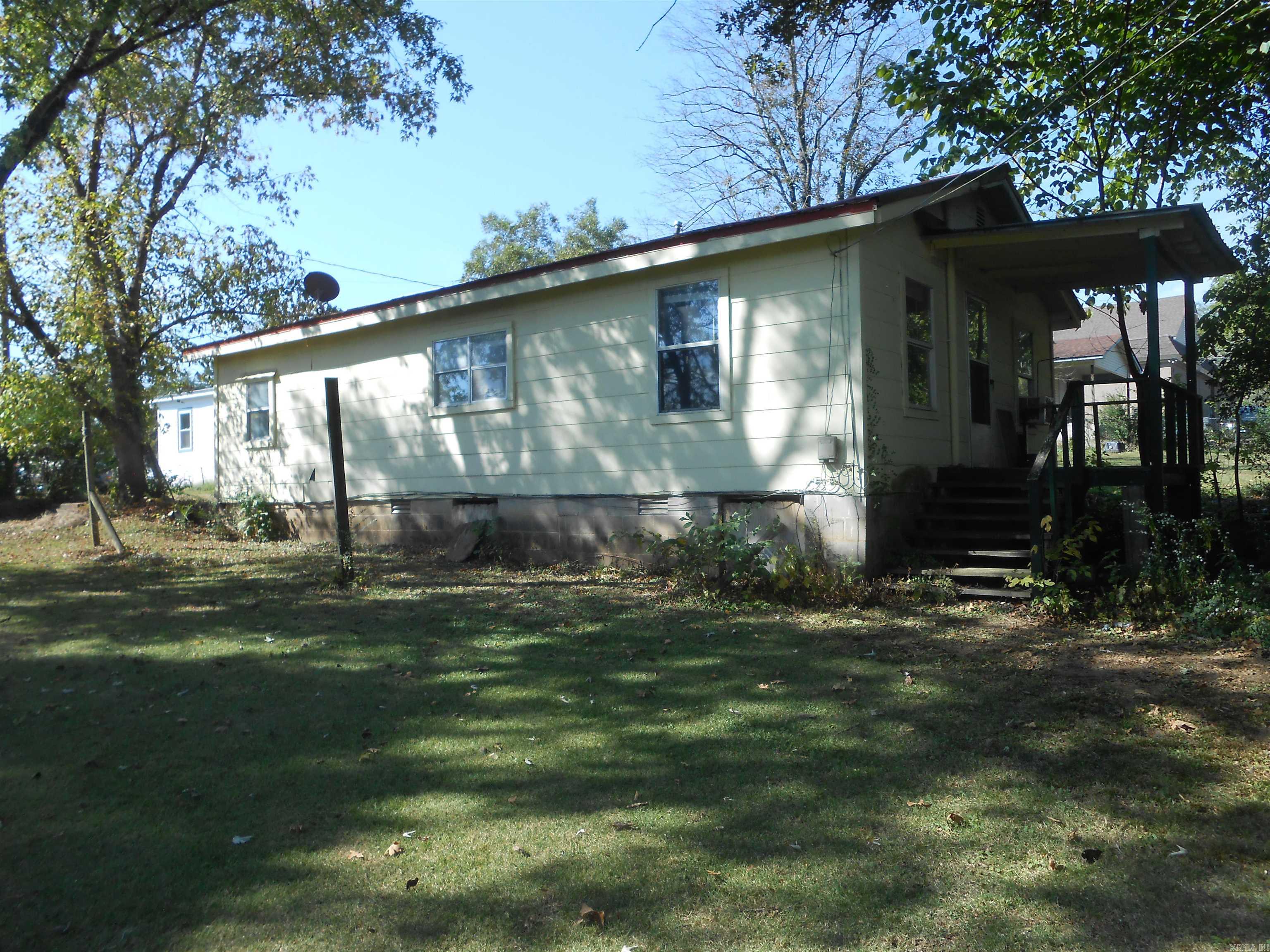 136 Third St Clinton, AR 72031