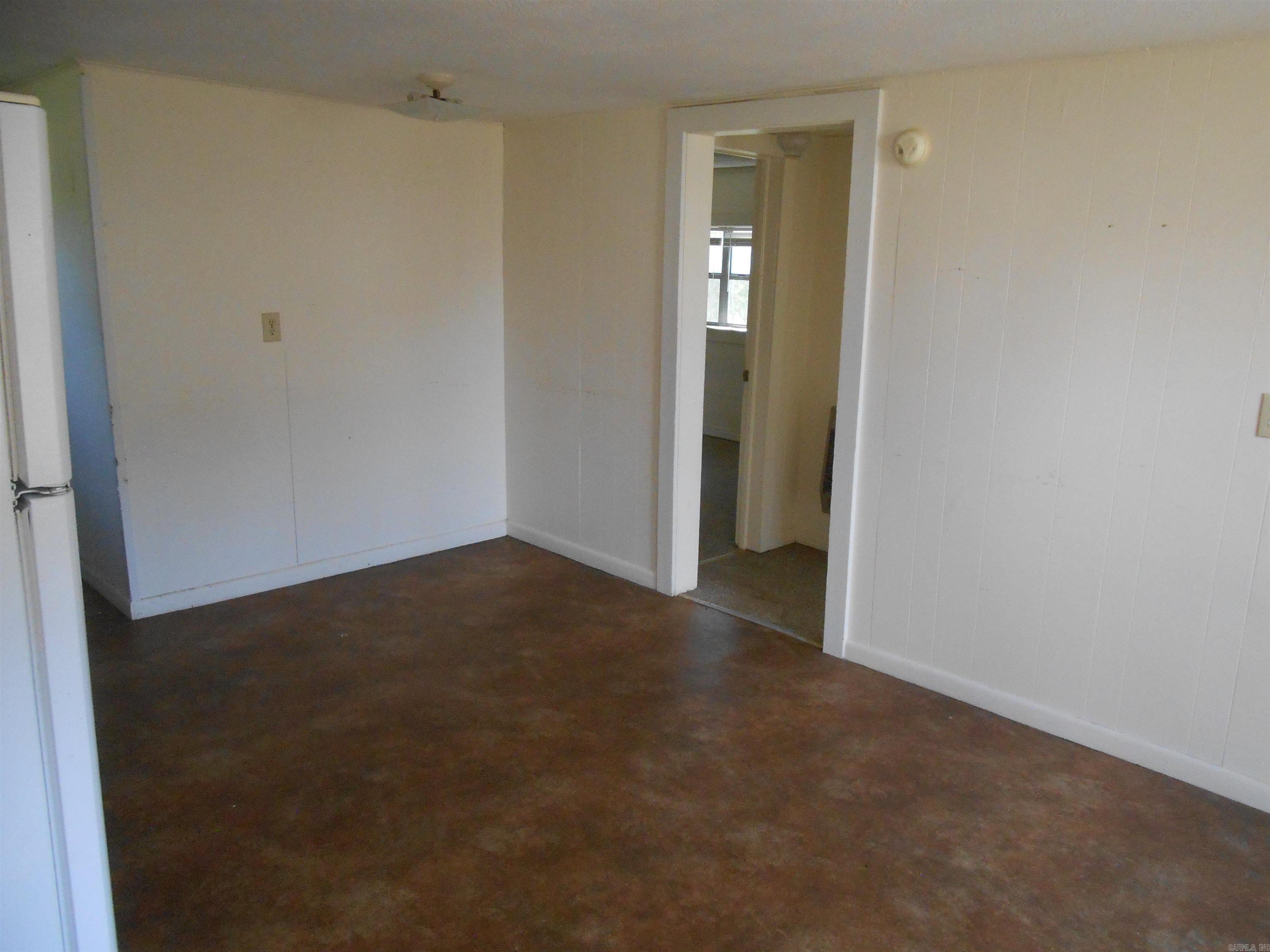 136 Third St Clinton, AR 72031