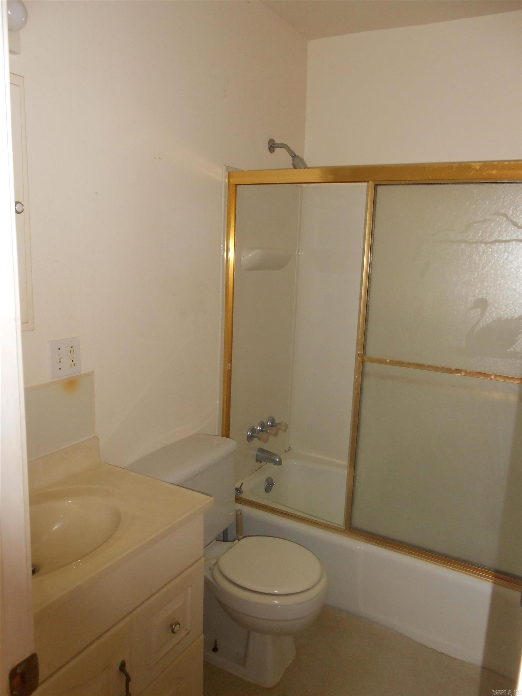 136 Third St Clinton, AR 72031