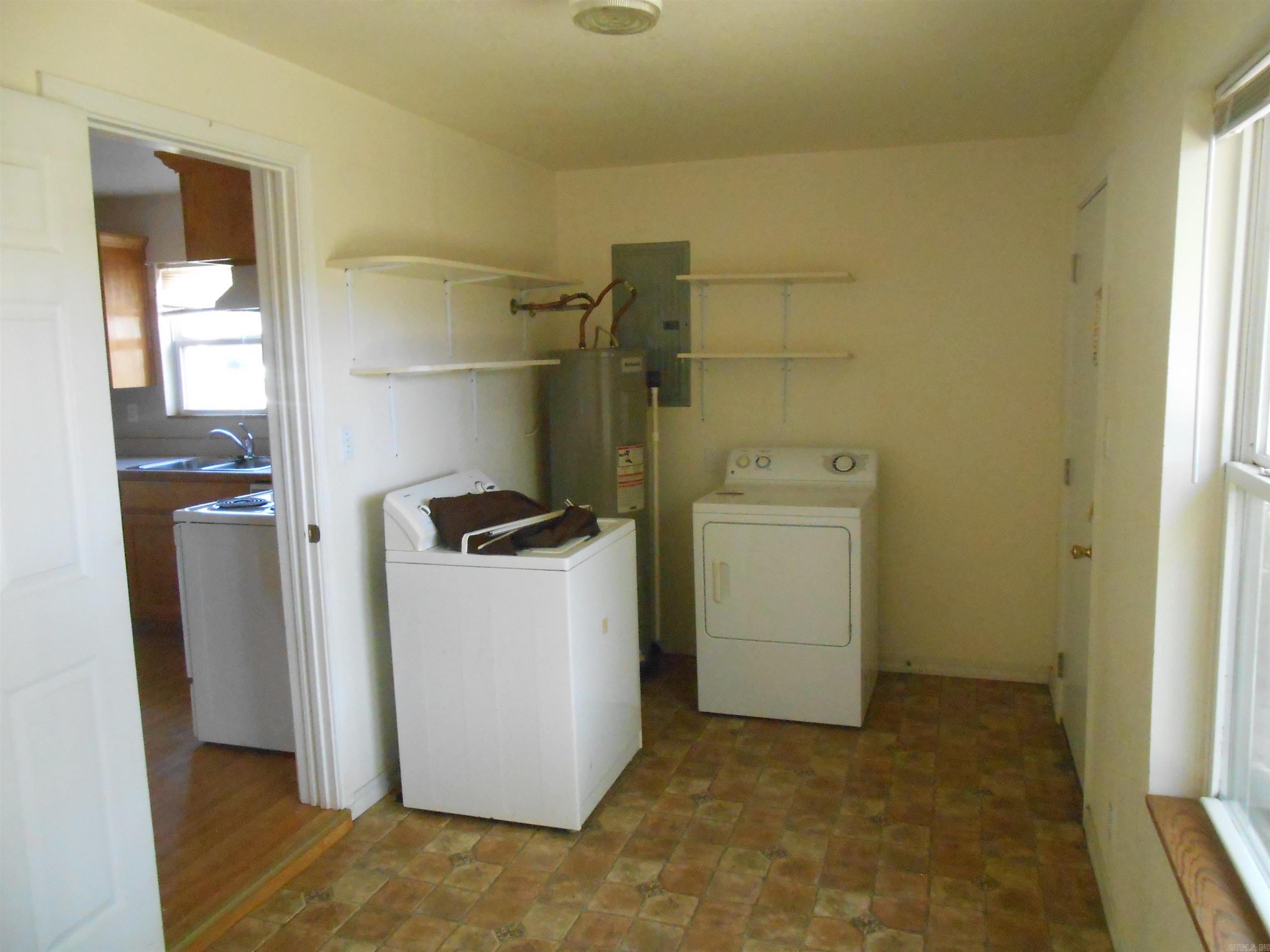 136 Third St Clinton, AR 72031