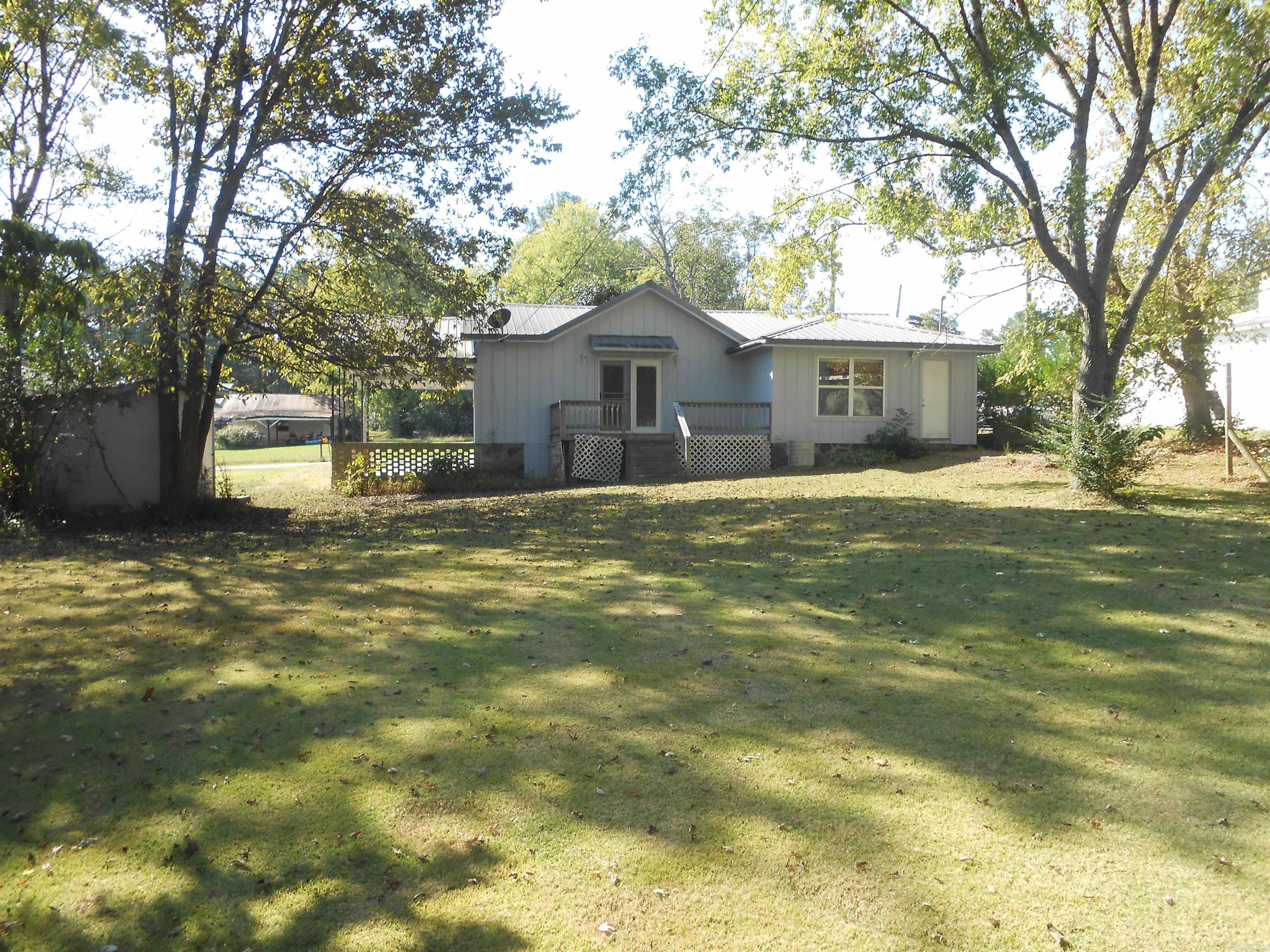 136 Third St Clinton, AR 72031
