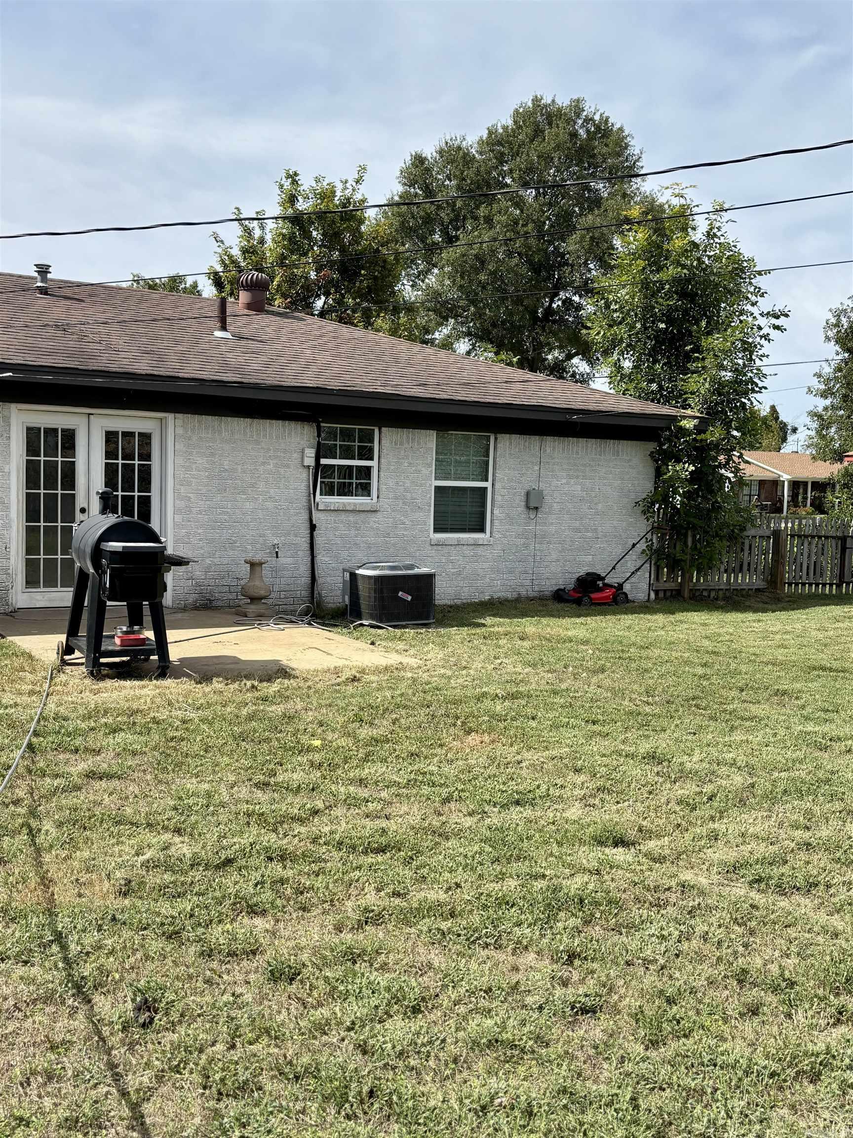 110 Oak  Lake City, AR