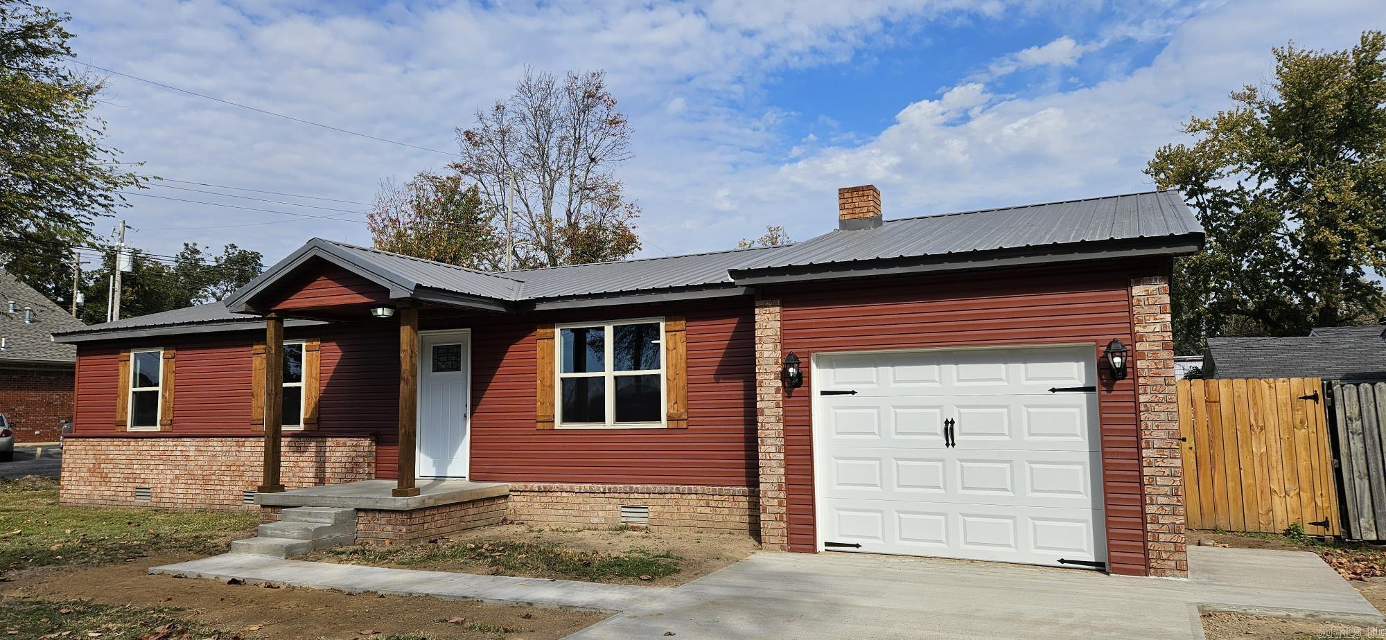 1004 Maddox St  Corning, AR