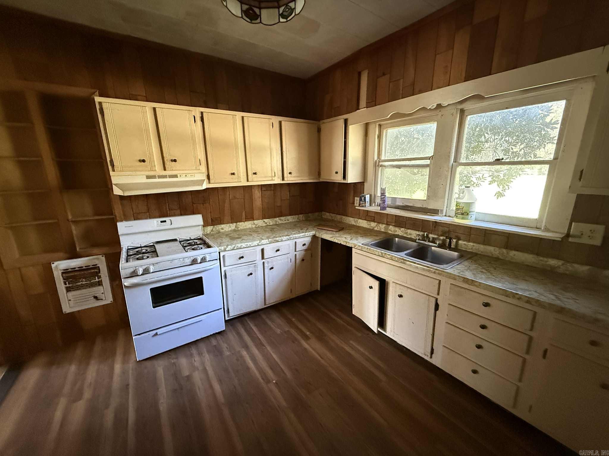 278 E Prairie St  De Valls Bluff, AR