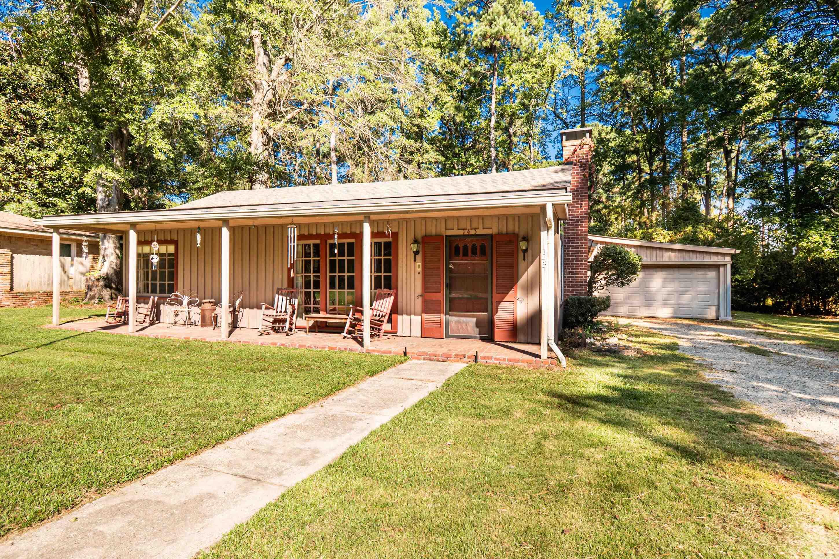 143 N Broadway Boulevard