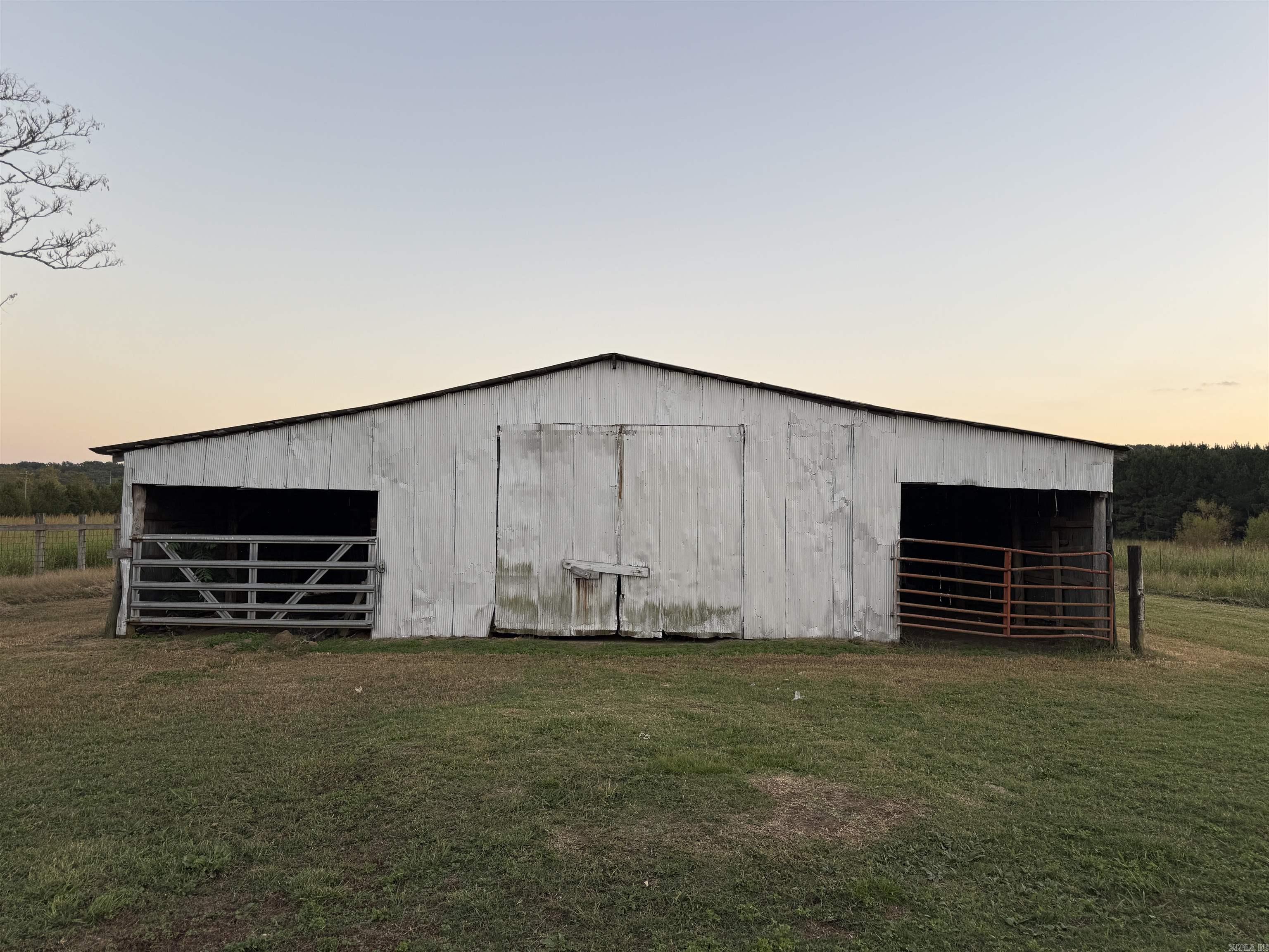 272 Hwy. 31  Romance, AR