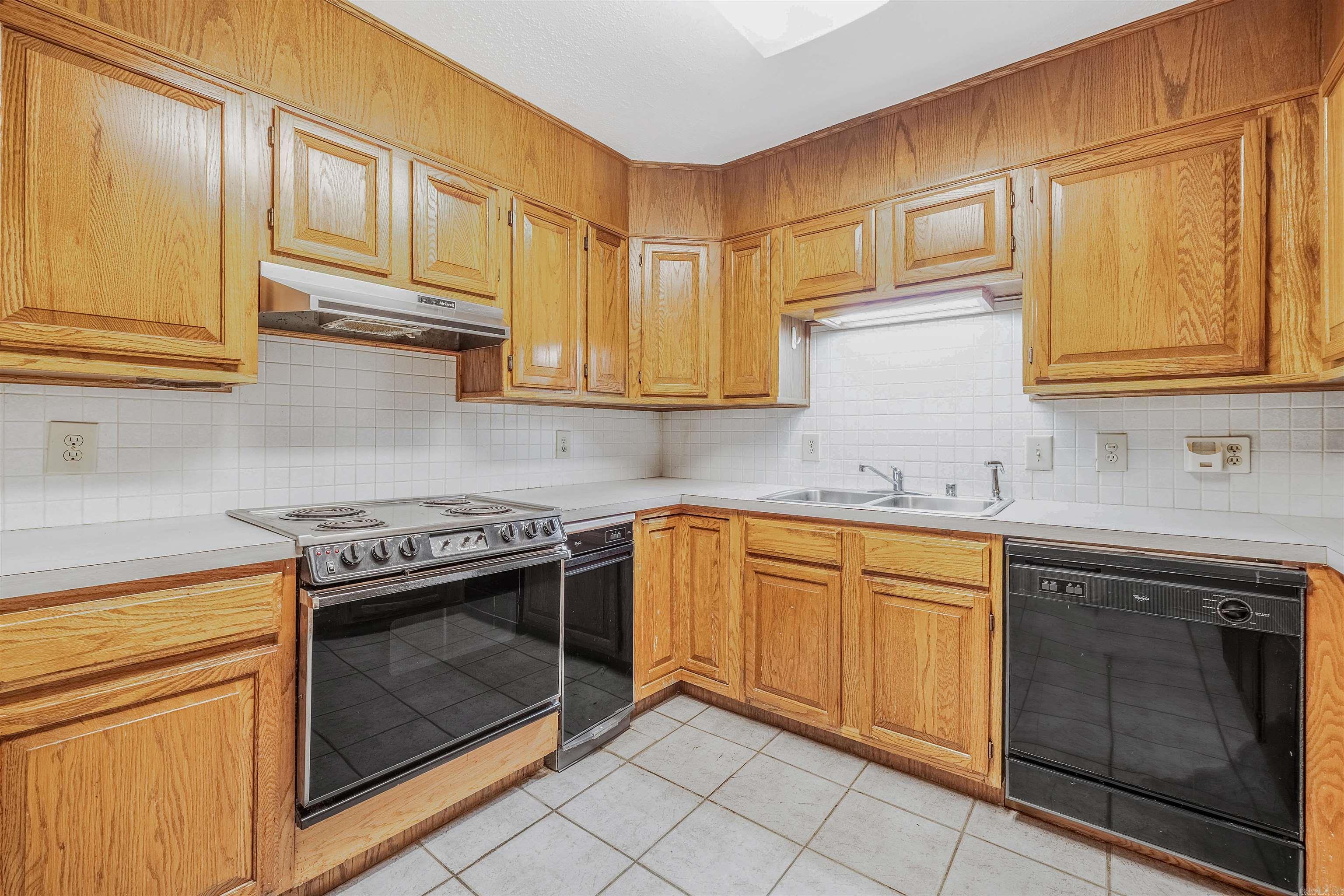 604 E Beverly Ave Sherwood, AR 72120