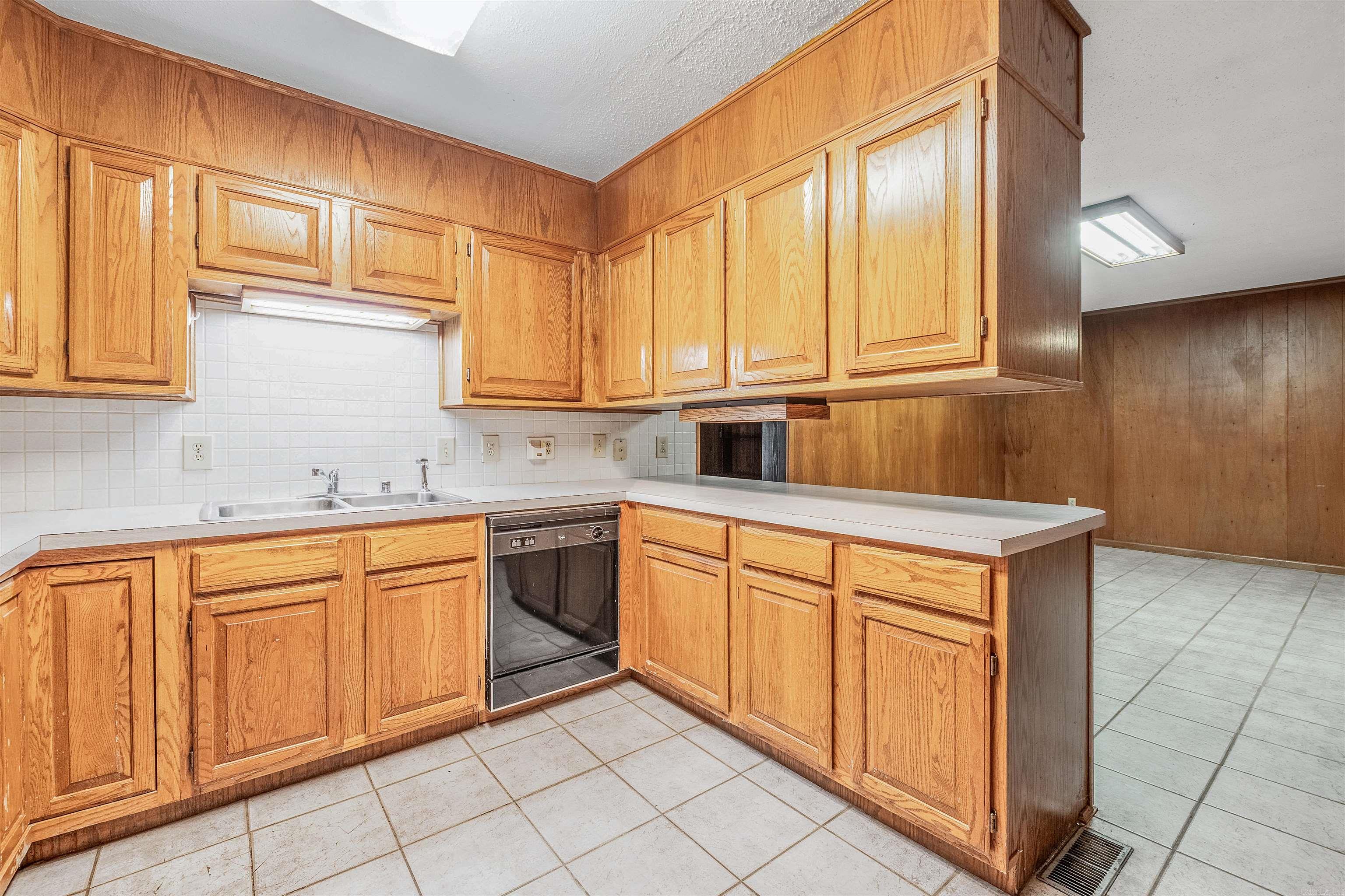 604 E Beverly Ave Sherwood, AR 72120