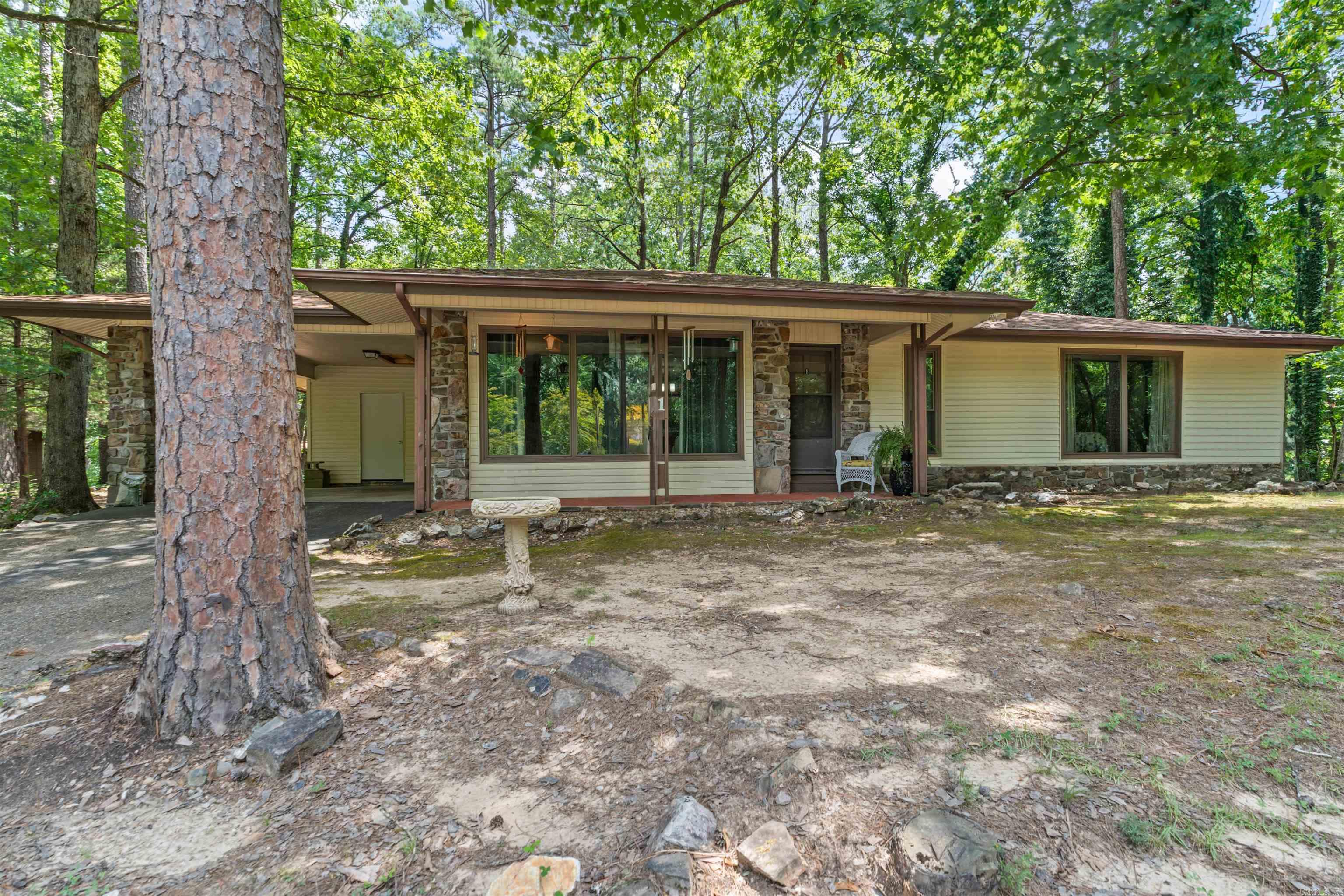 1 Herencia Circle Hot Springs Village, AR 71909