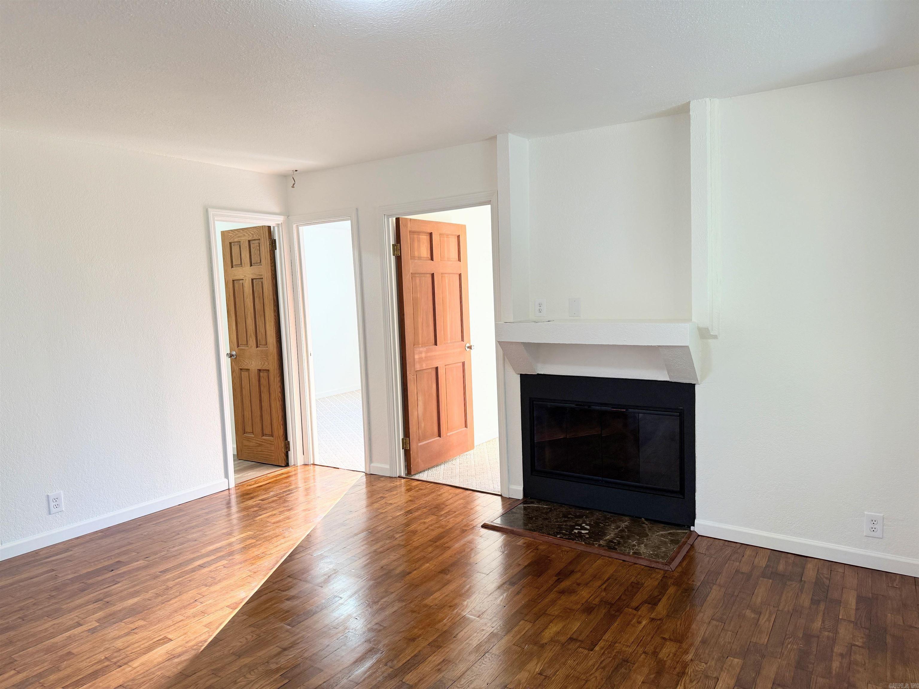 215 S Montgomerey  Clarksville, AR