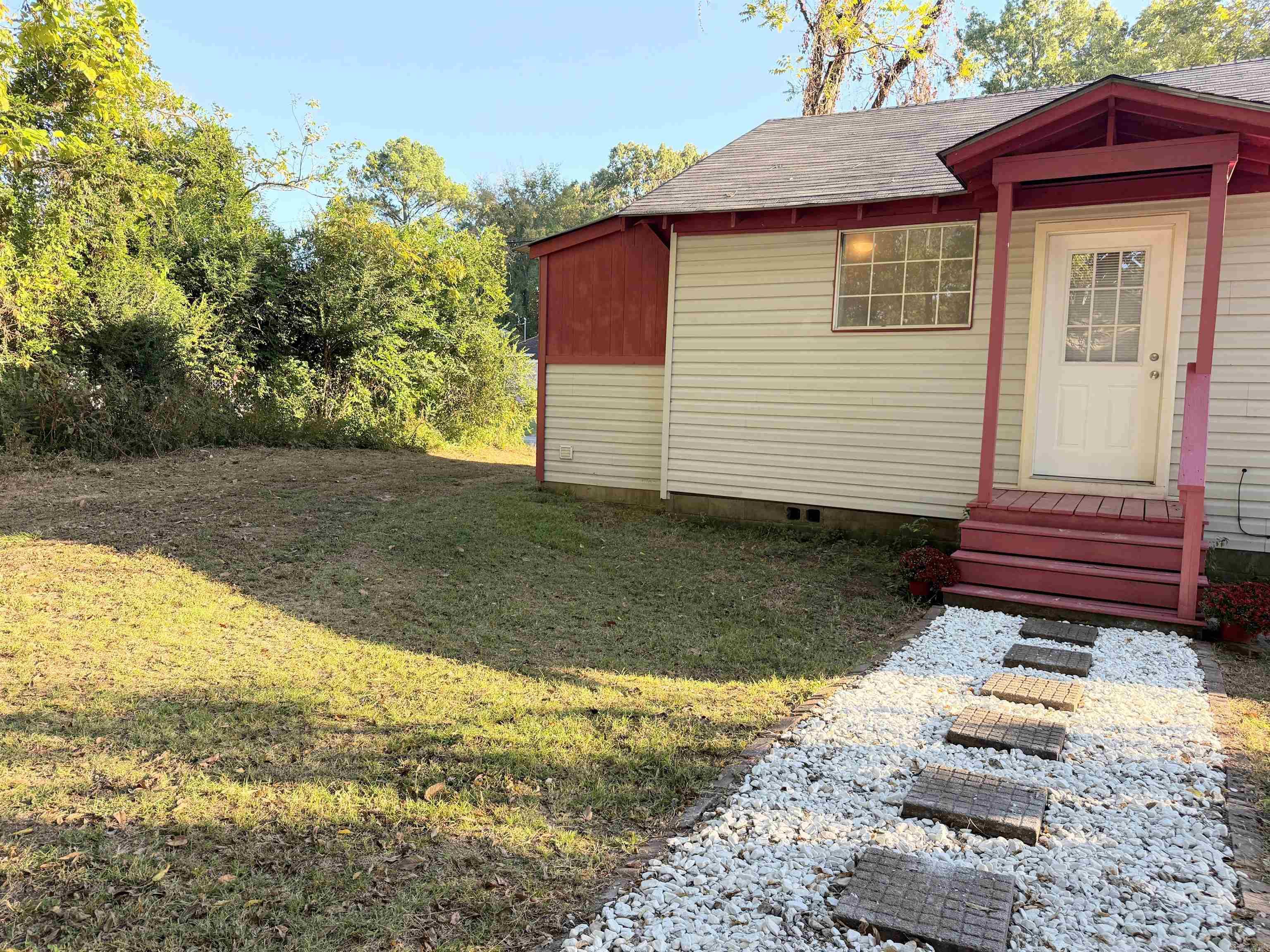 215 S Montgomerey  Clarksville, AR