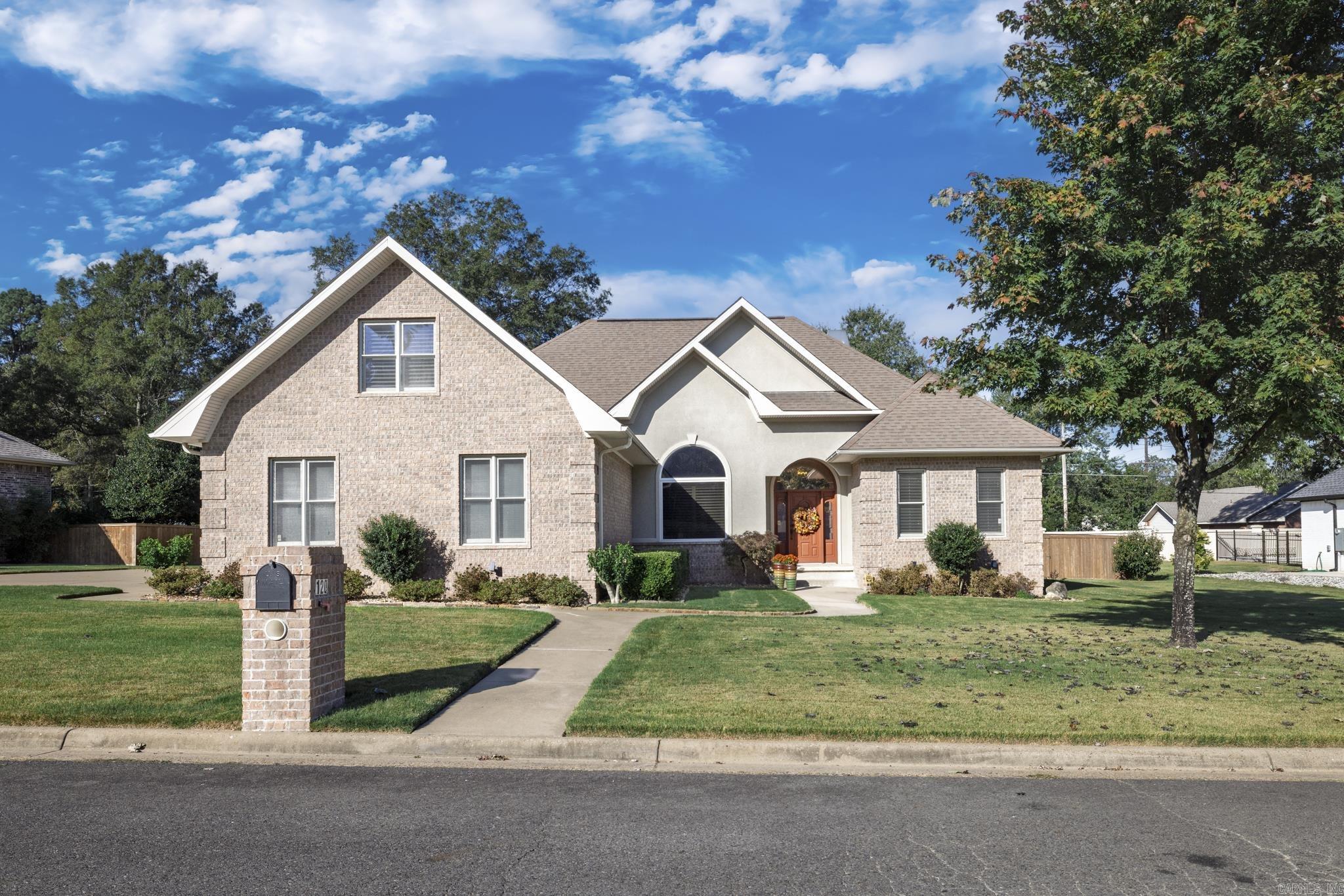 120 Thornbury  Hot Springs, AR