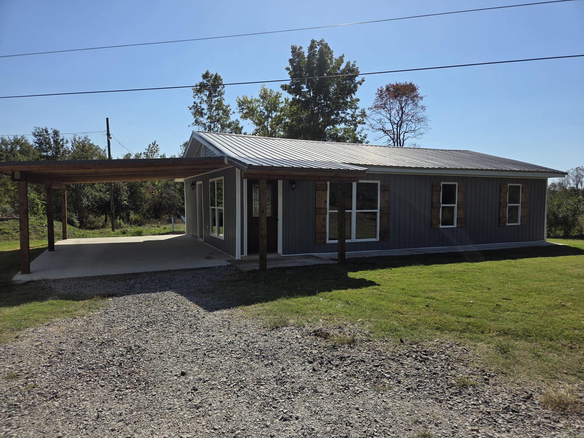 2735 Floral  Floral, AR