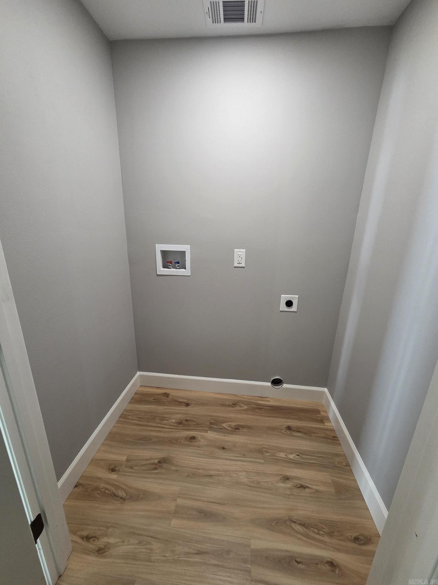 2735 Floral  Floral, AR