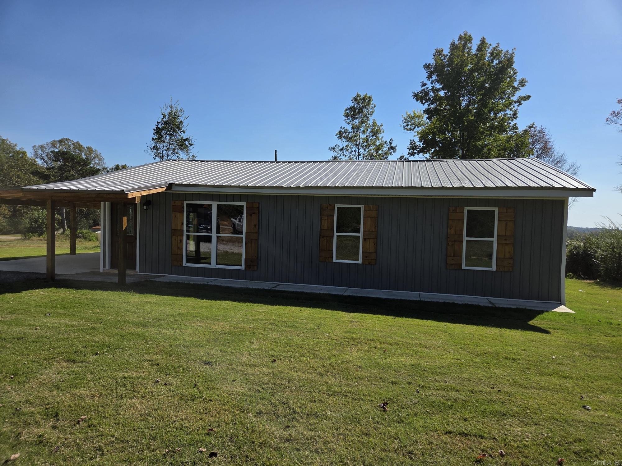 2735 Floral  Floral, AR