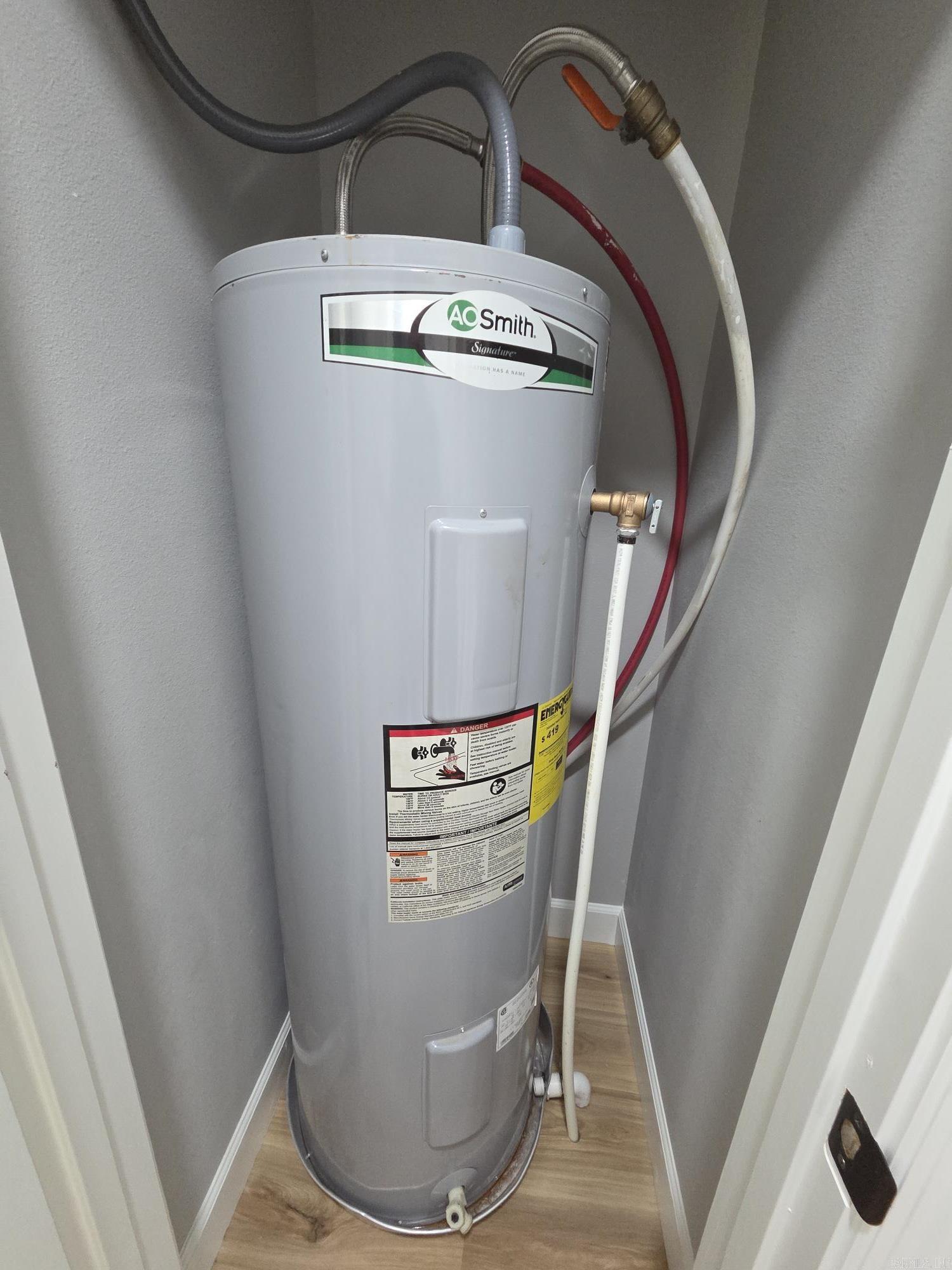 2735 Floral  Floral, AR