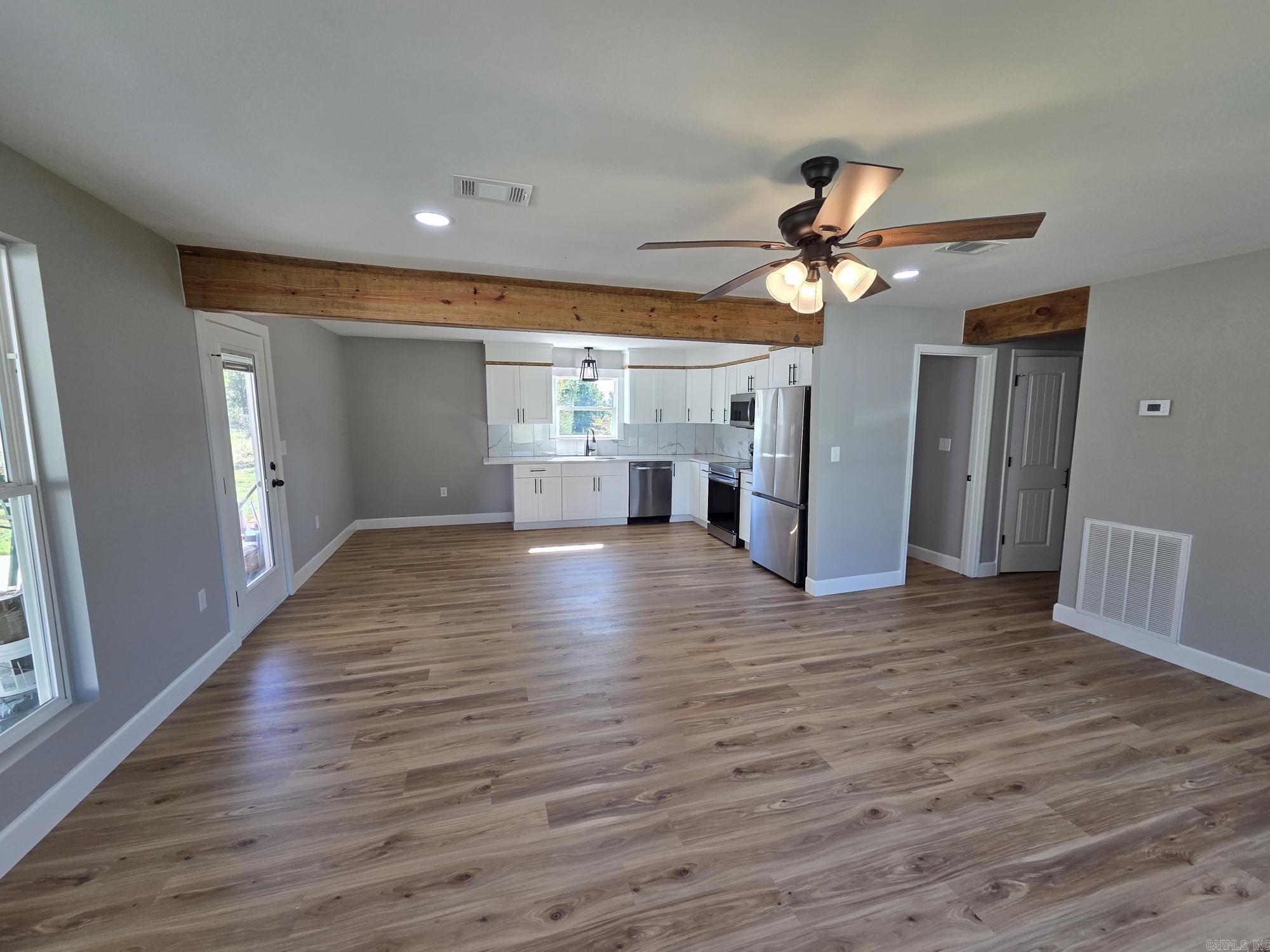 2735 Floral  Floral, AR