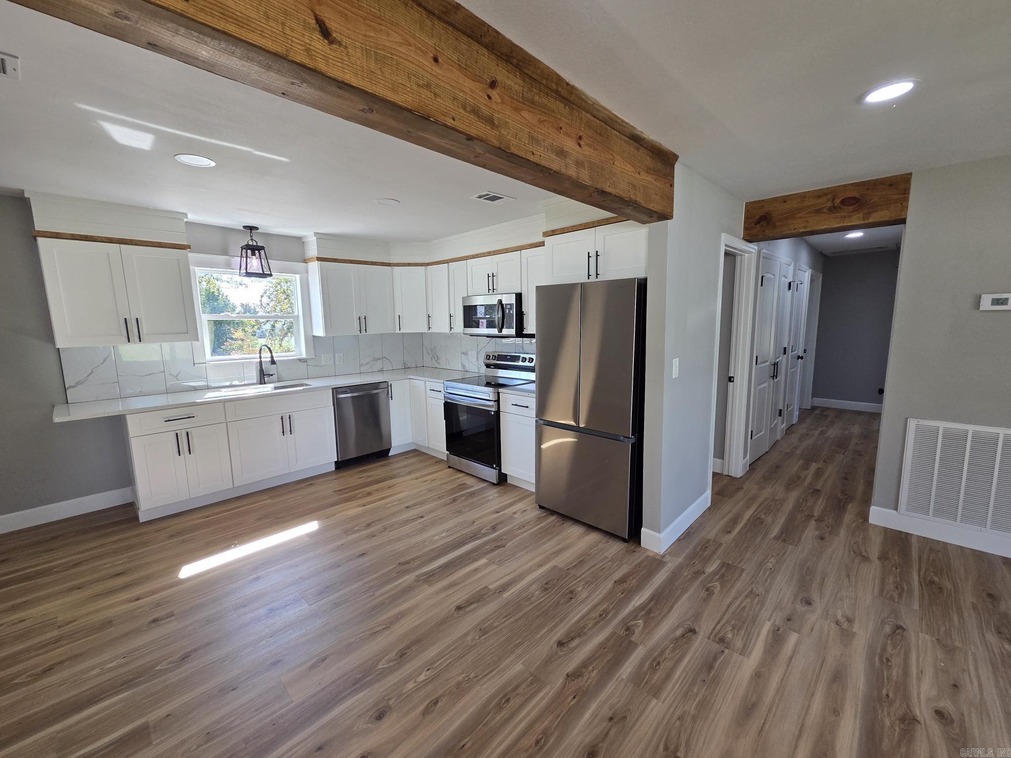 2735 Floral  Floral, AR