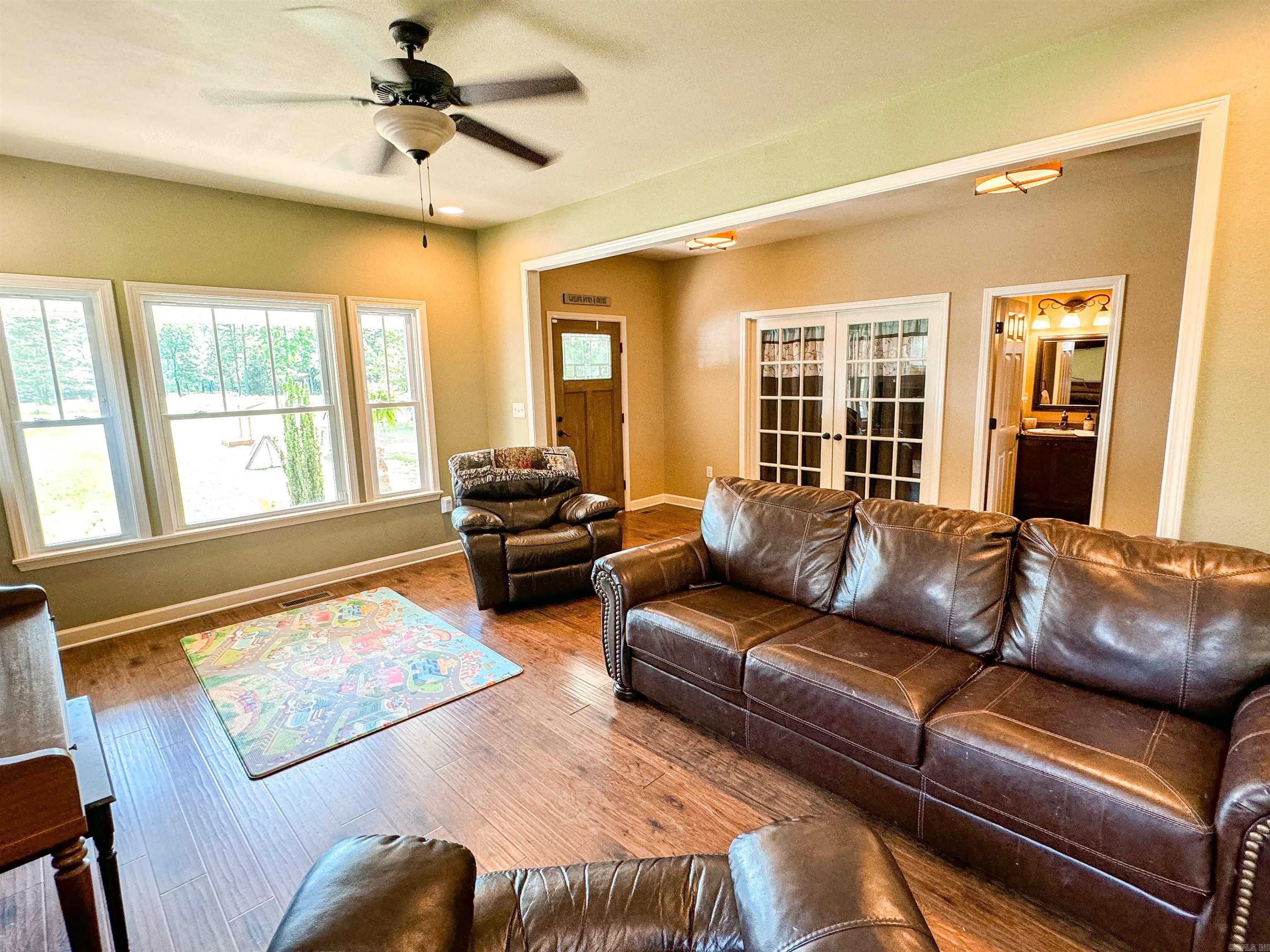 125 Gassaway Searcy, AR 72143