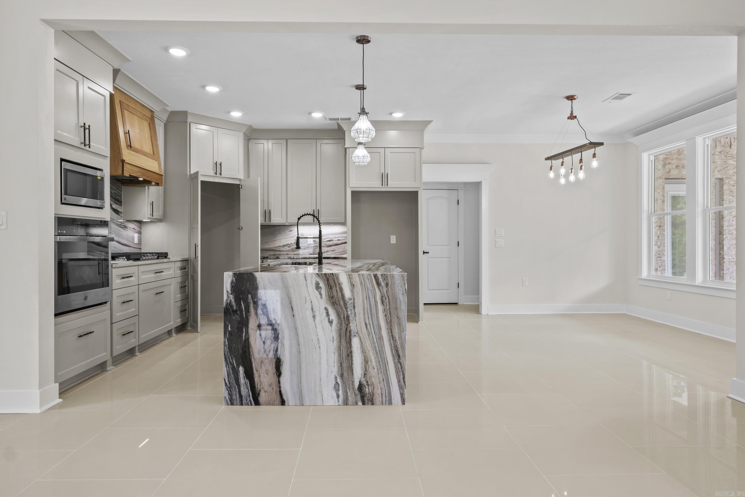 8560 Rapid Water Dr  Sherwood, AR